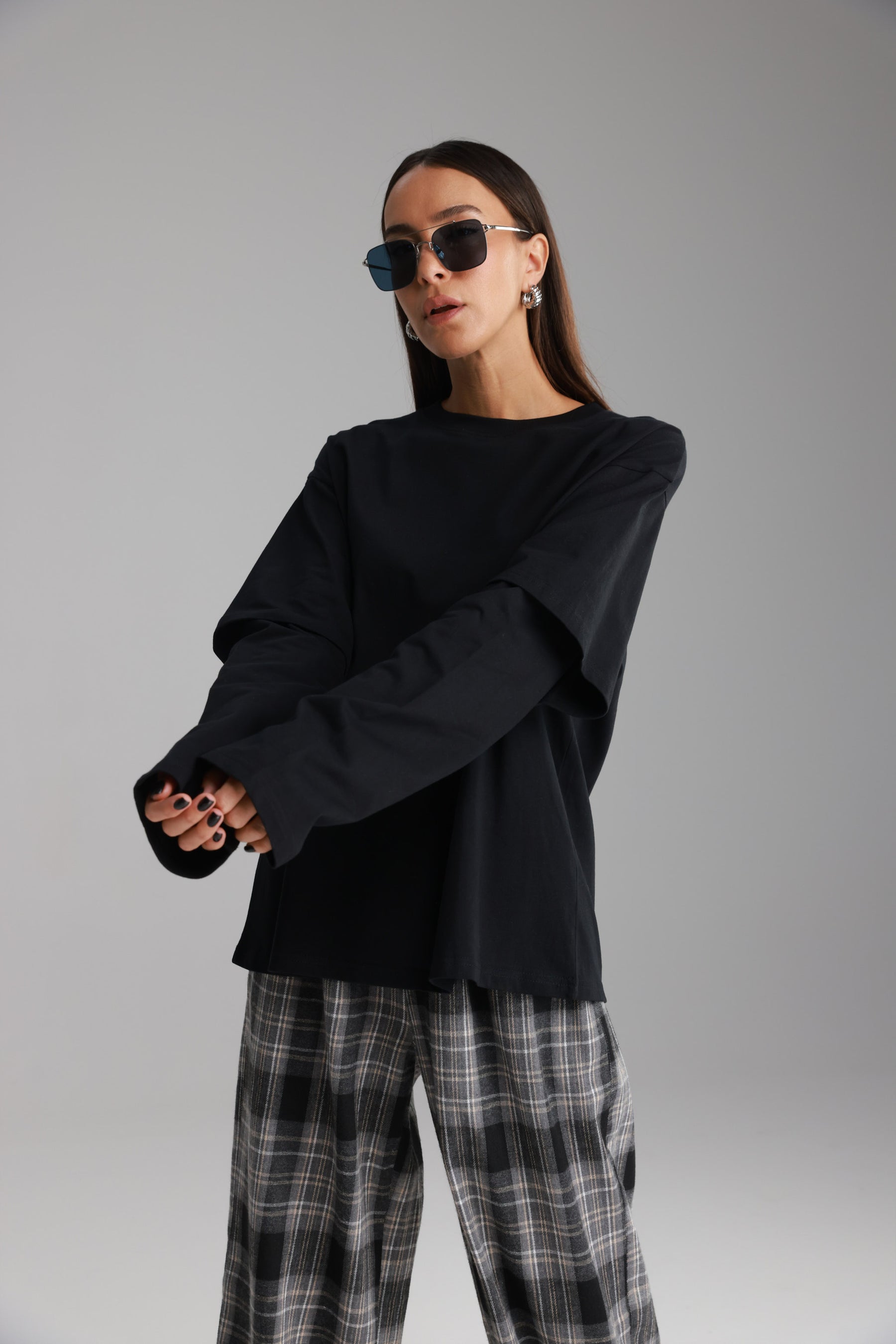 חולצת ולנטינה שחורה