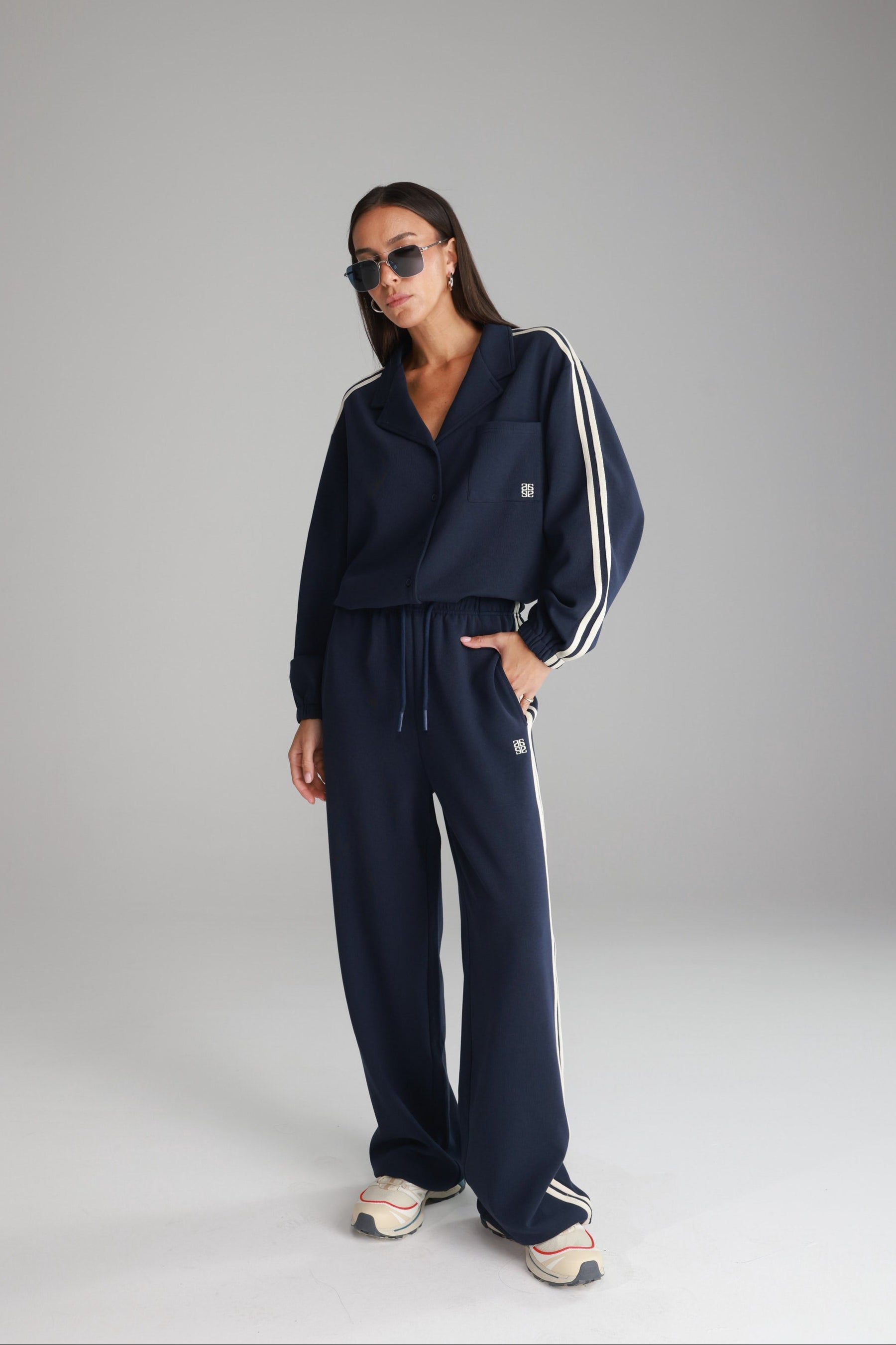 חליפת מלאני נייבי