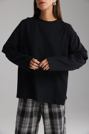 חולצת ולנטינה שחורה