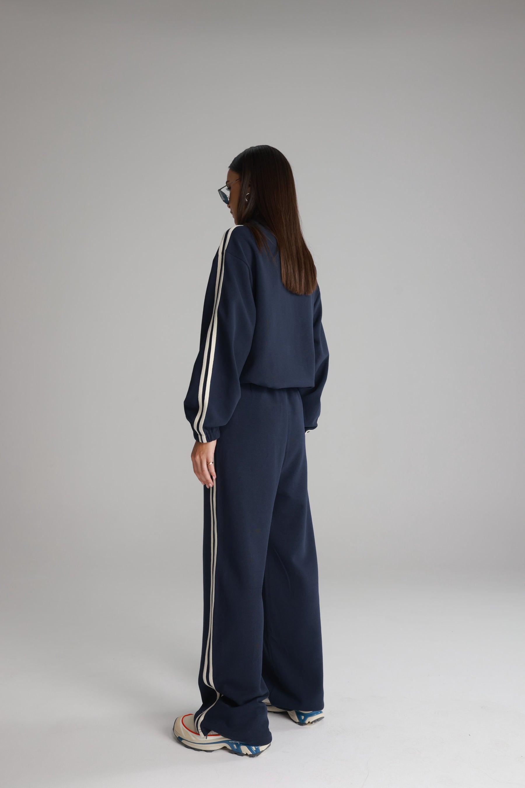 חליפת מלאני נייבי