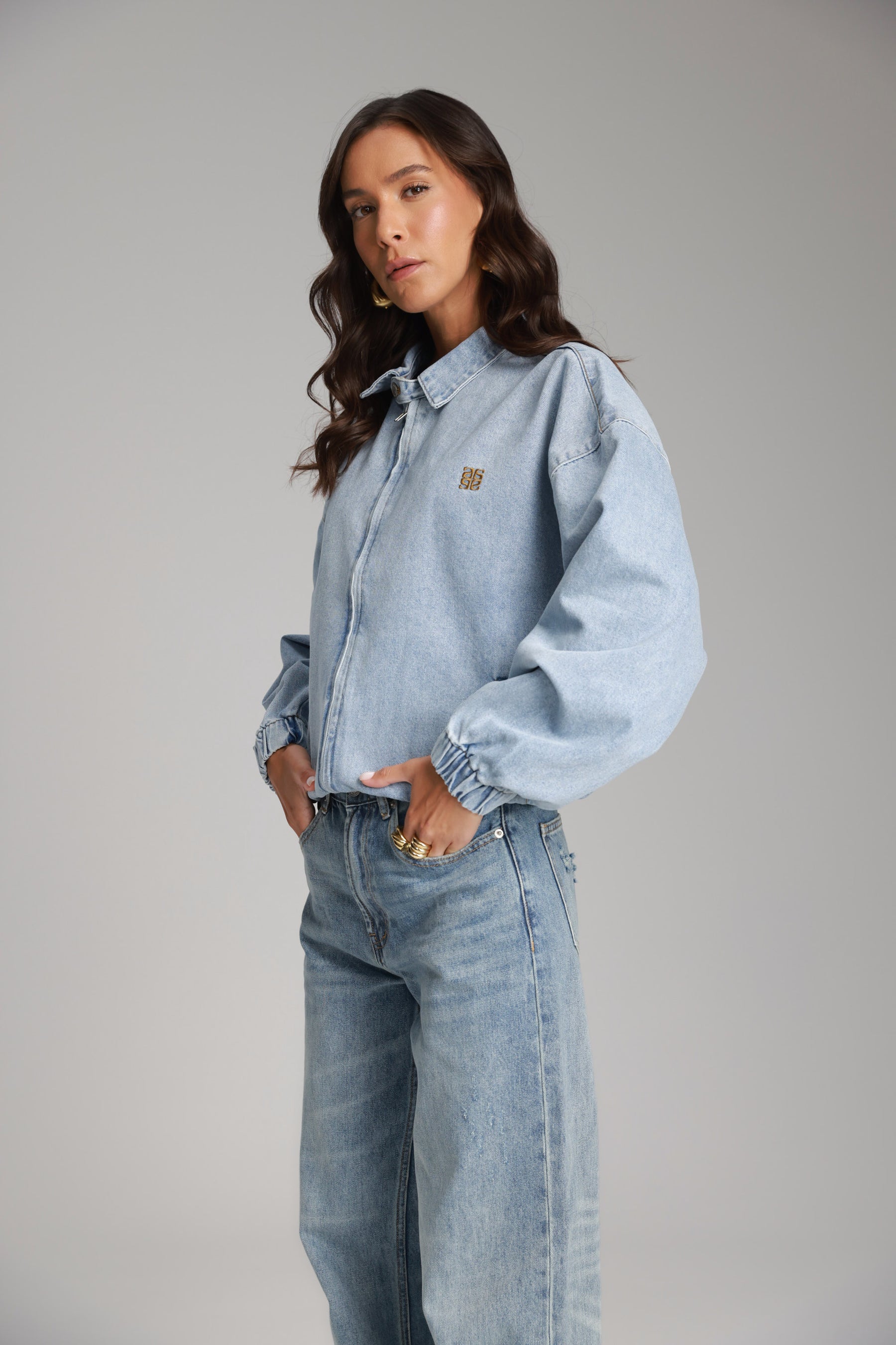 ג'קט ג'ינס תאי כחול בהיר