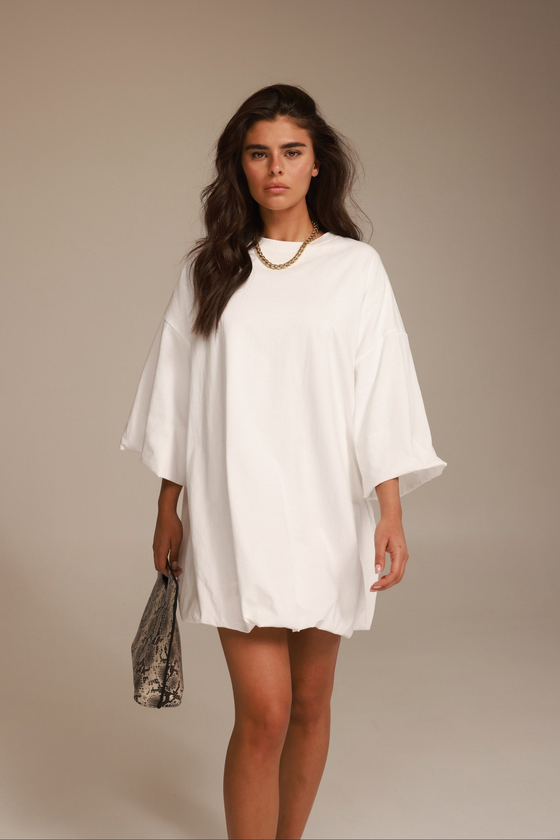 שמלת אמיליה לבנה