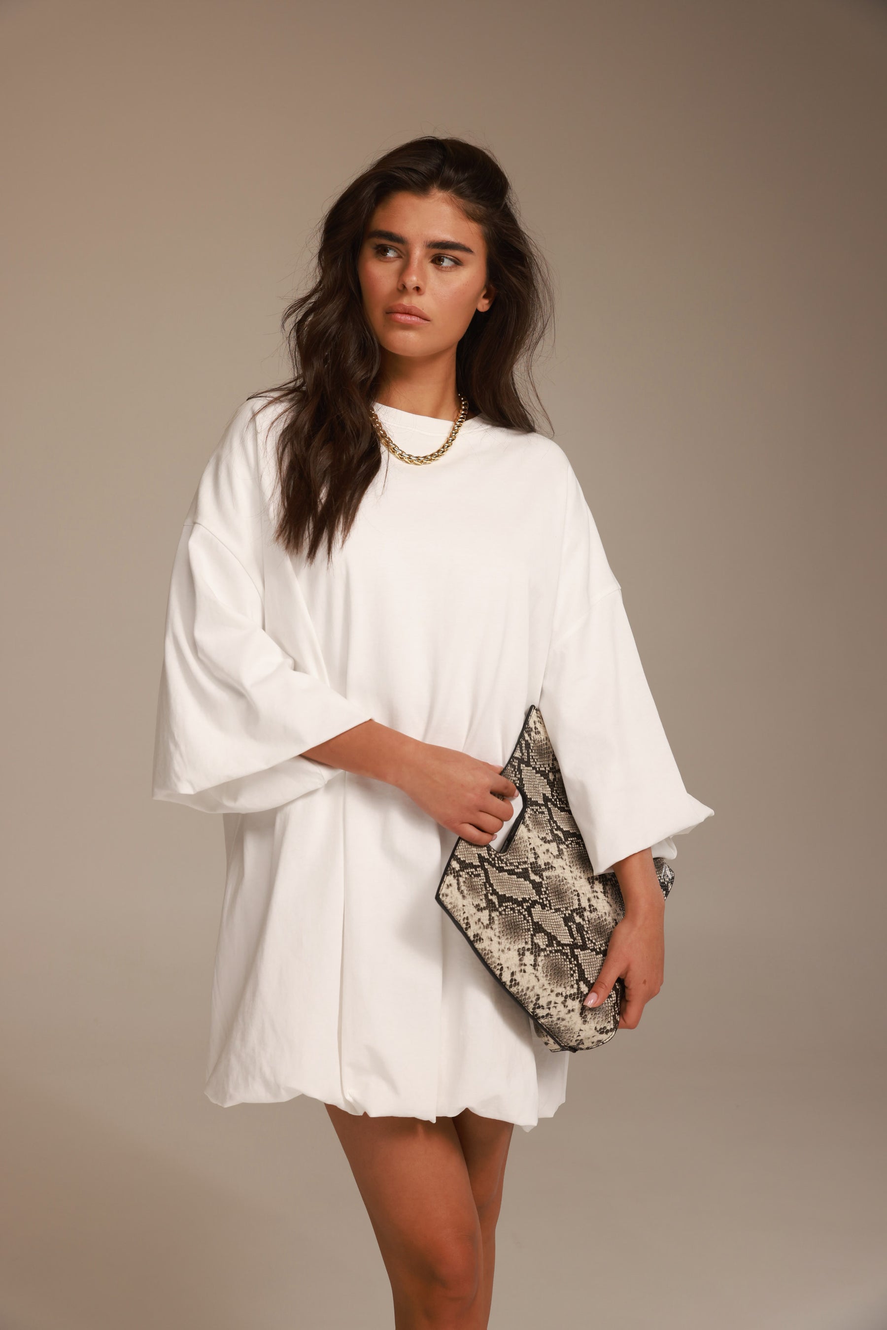 שמלת אמיליה לבנה