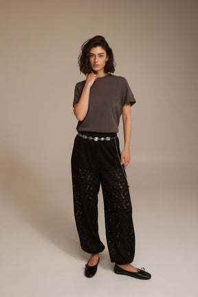 מכנסי קפרי שחורים