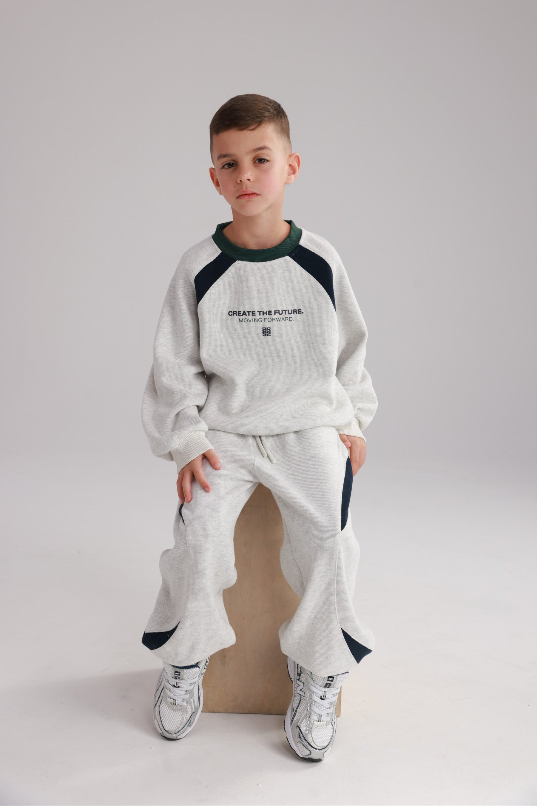 חליפת ג'ונס אפורה