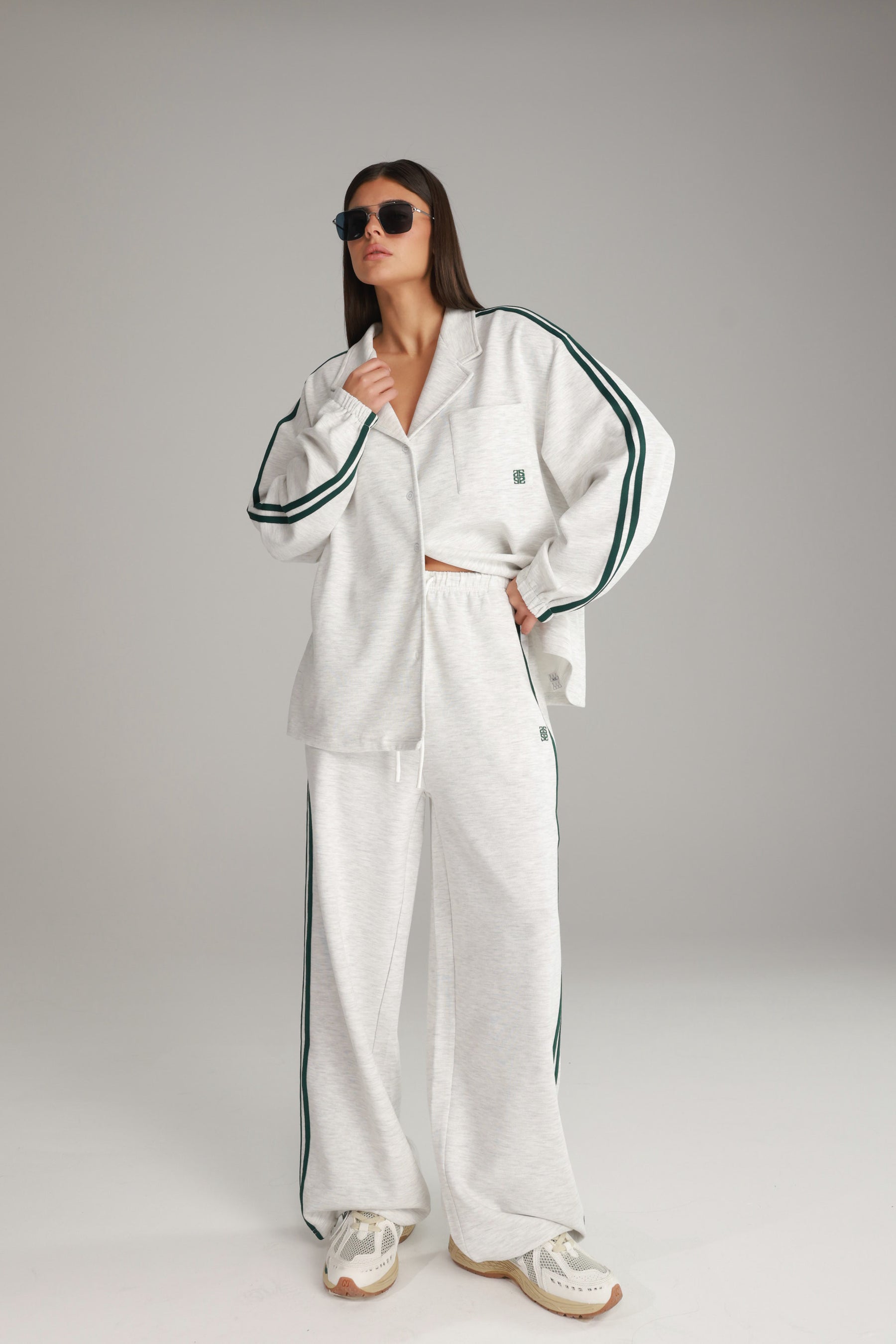 חליפת מלאני אפור בהיר