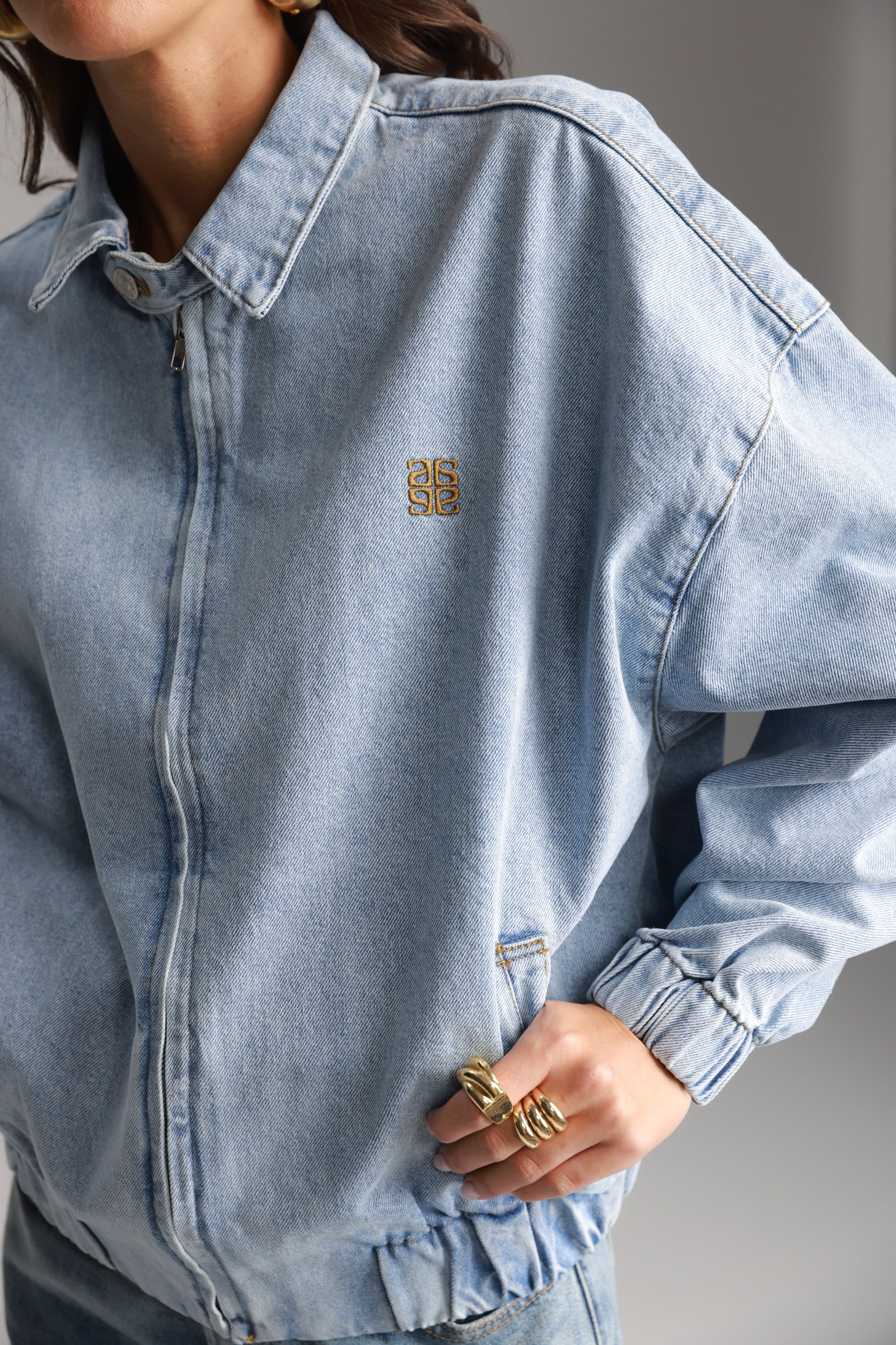 ג'קט ג'ינס תאי כחול בהיר