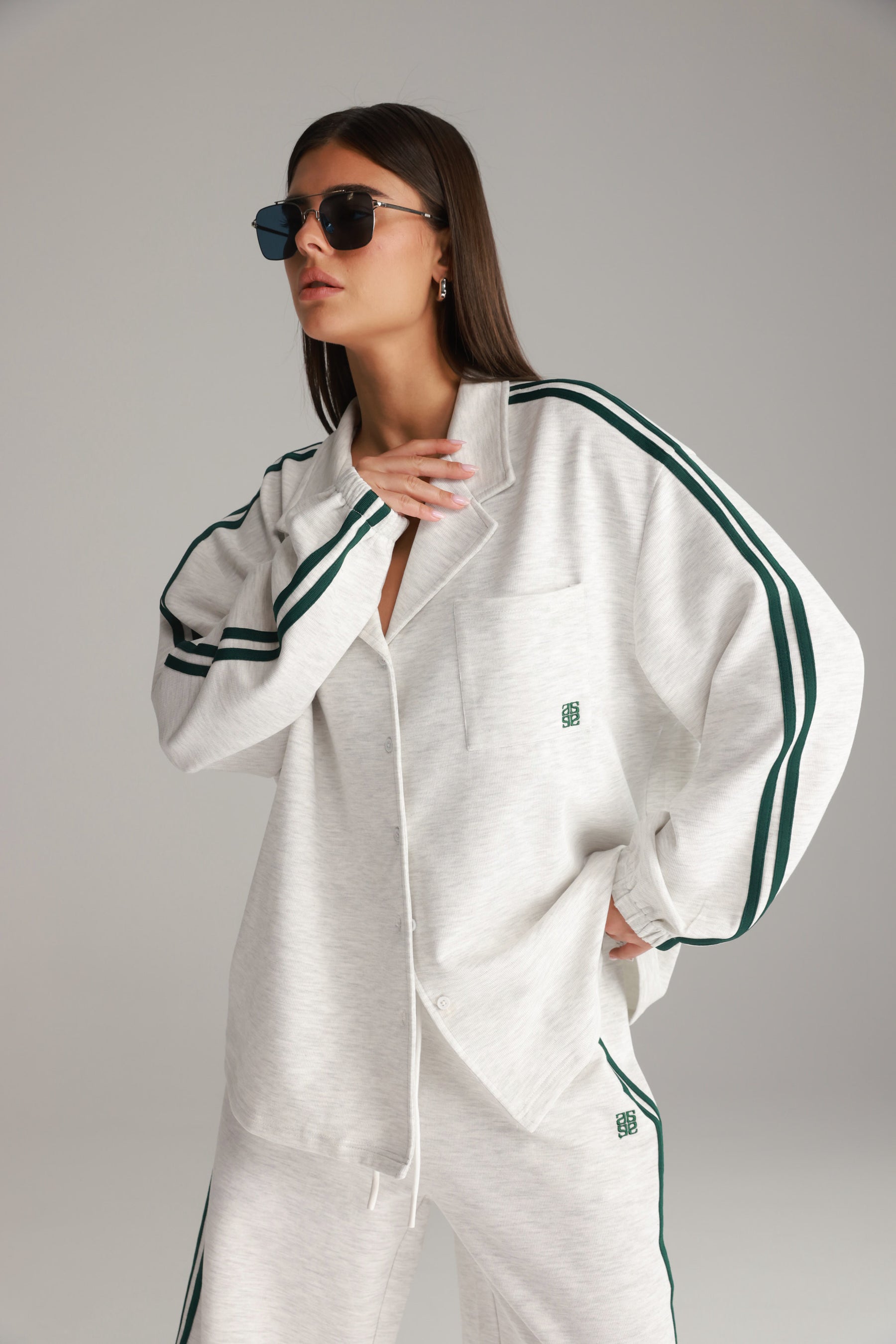 חליפת מלאני אפור בהיר