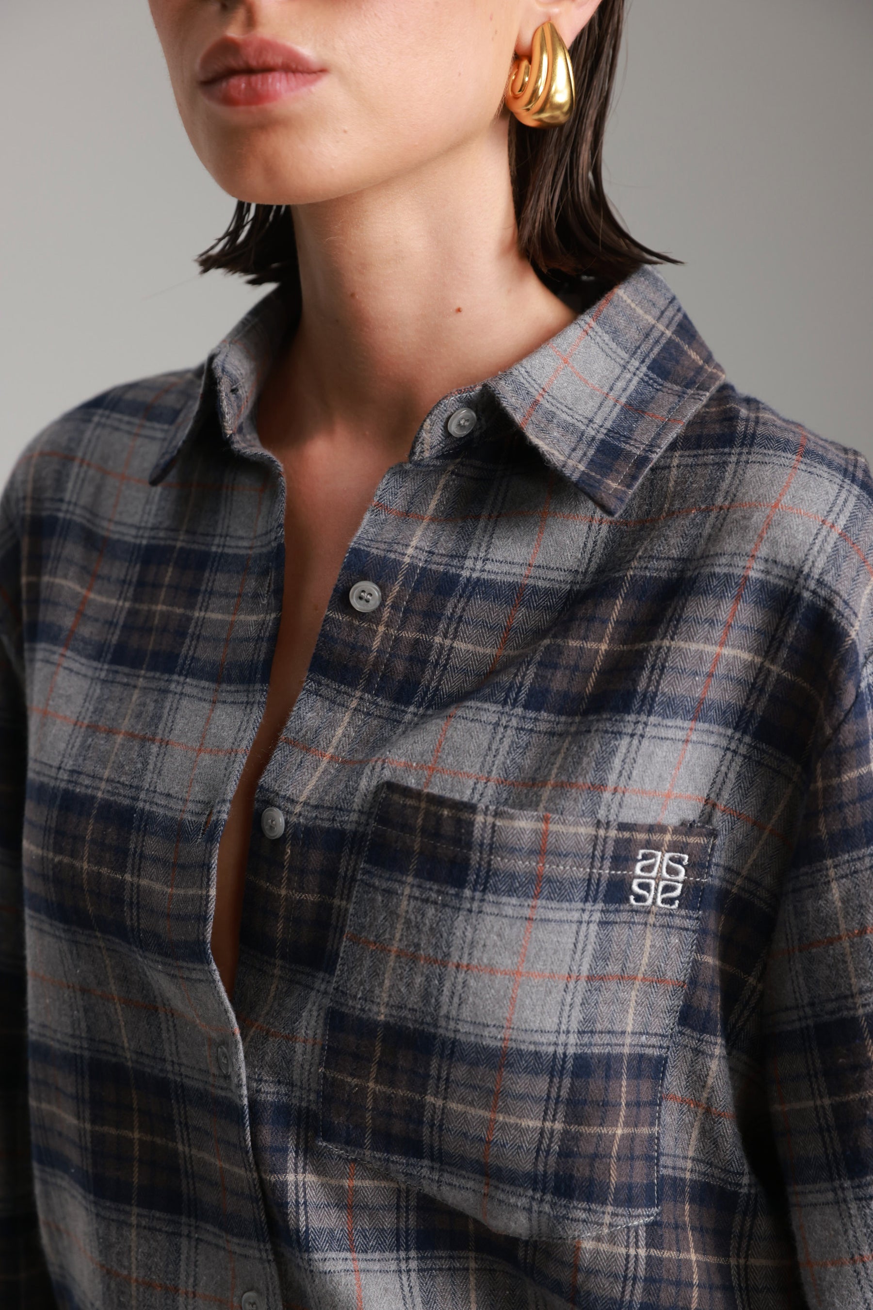 חולצת מאדי מכופתרת נייבי/אפור