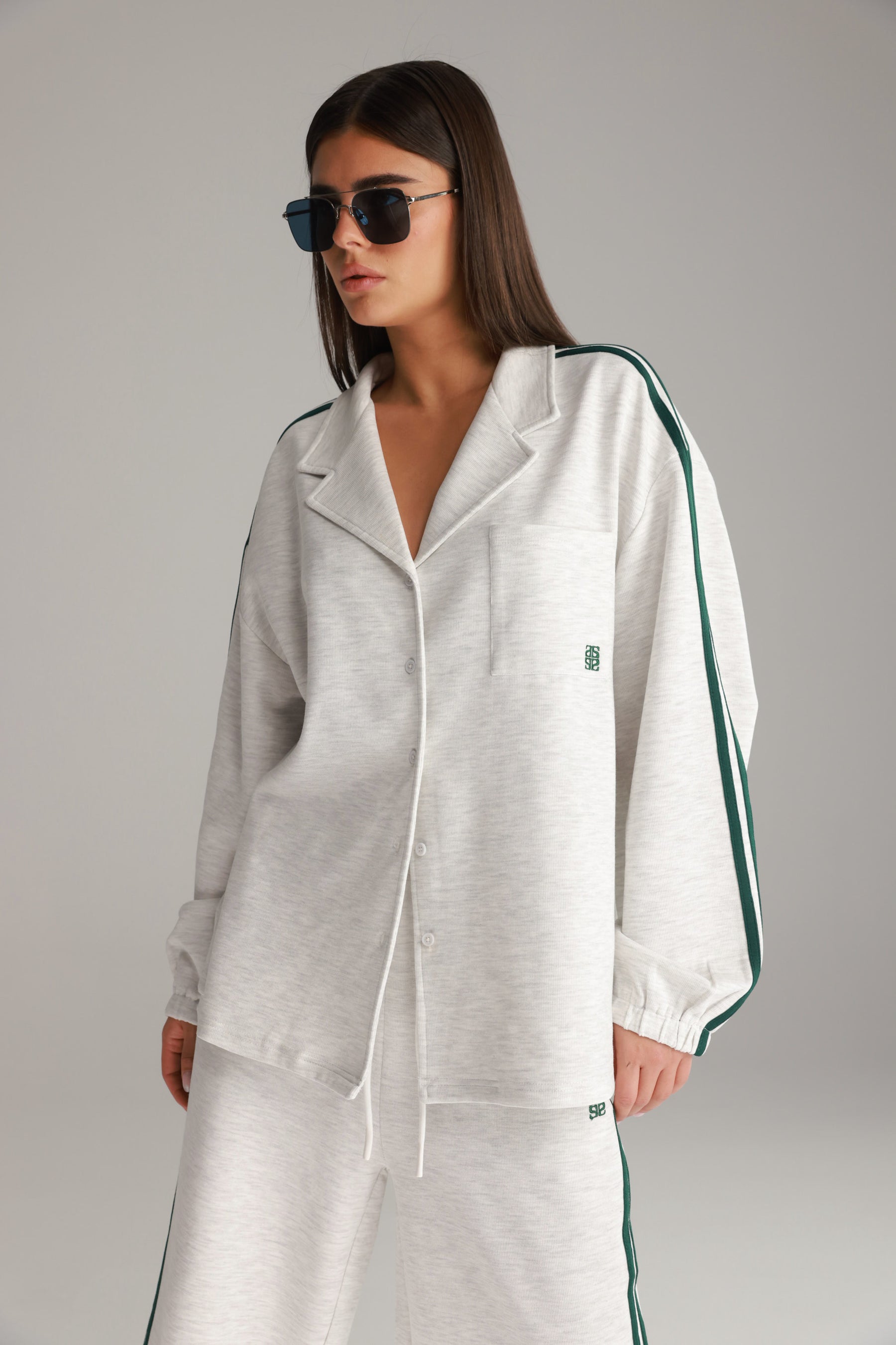 חליפת מלאני אפור בהיר