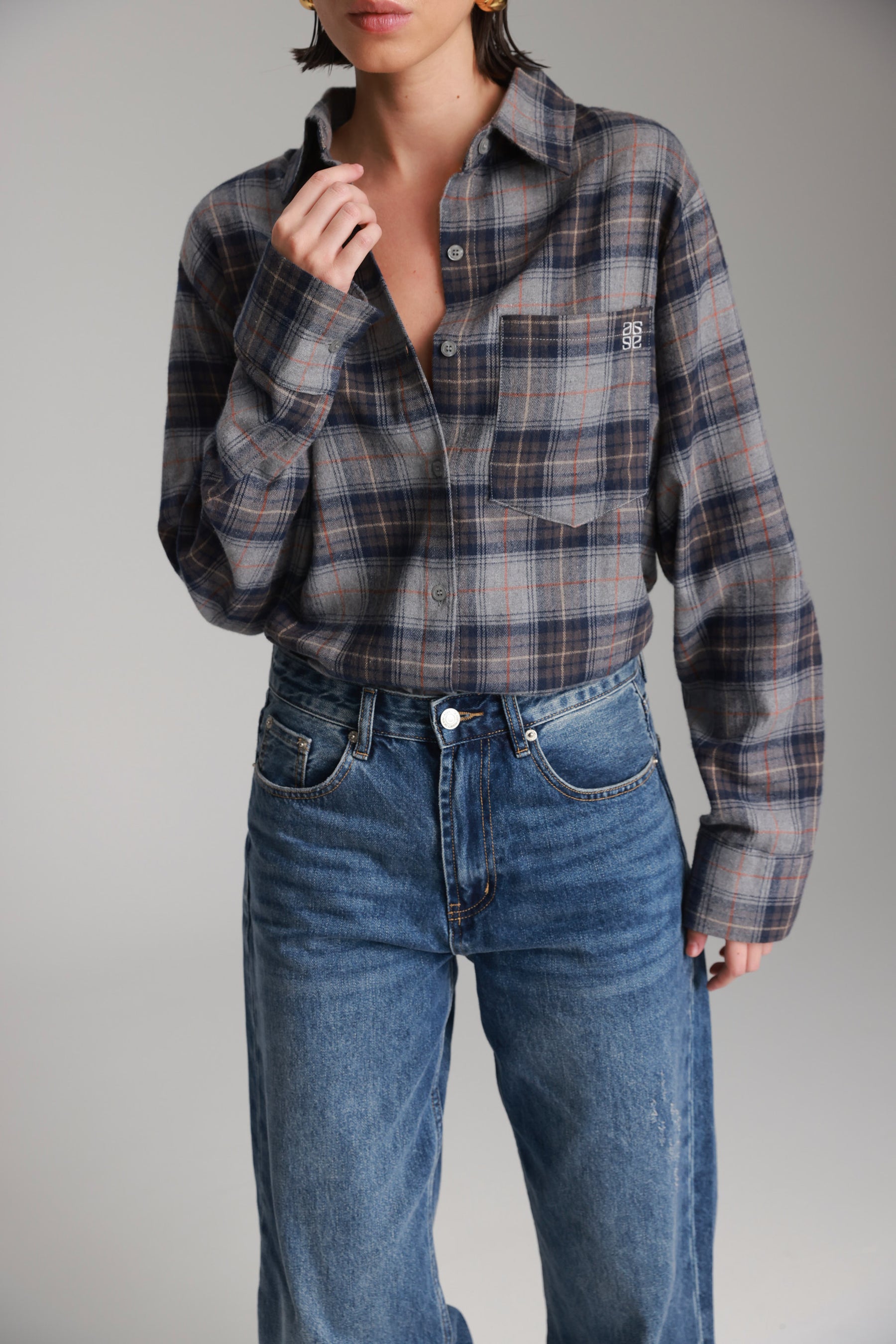 חולצת מאדי מכופתרת נייבי/אפור