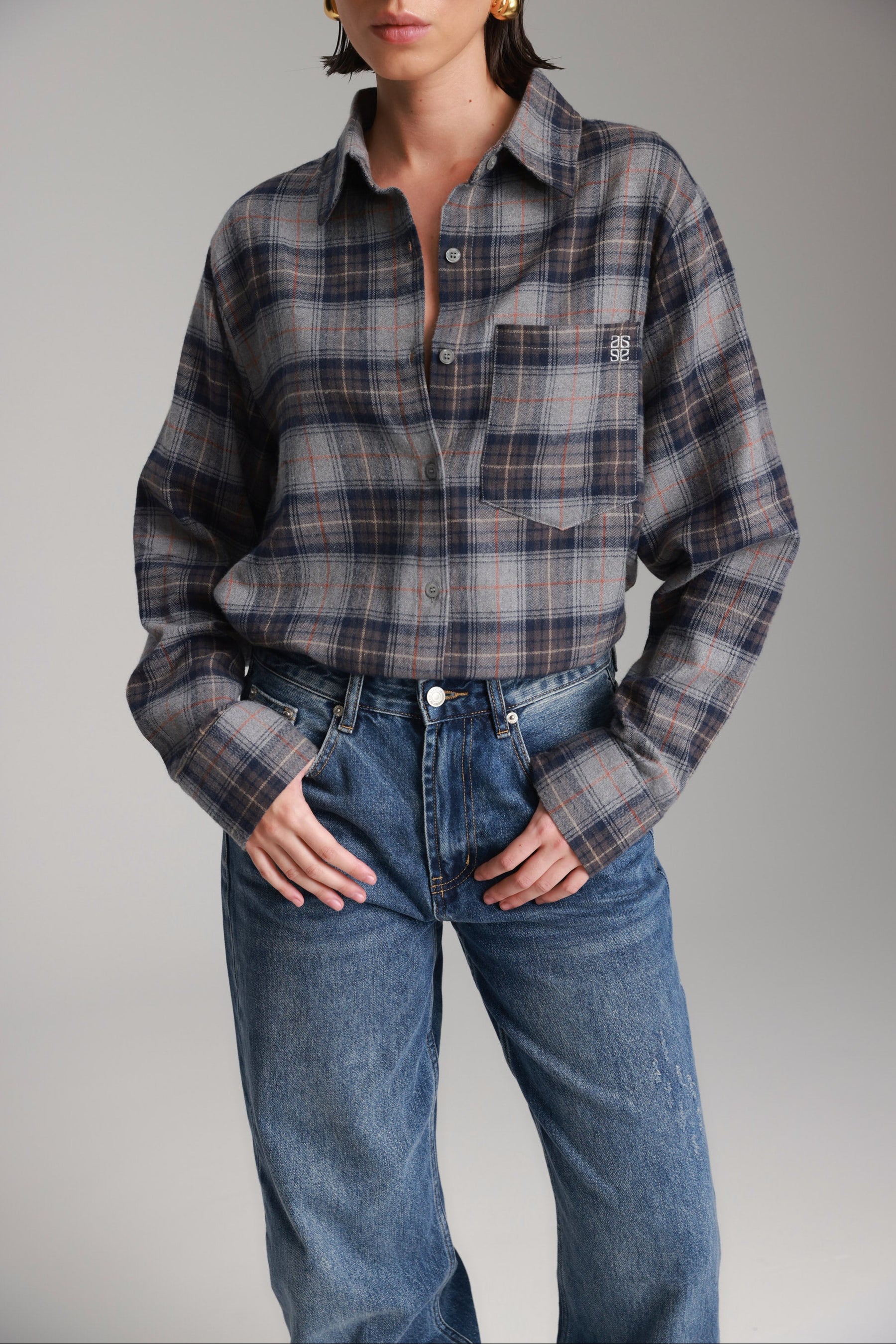 חולצת מאדי מכופתרת נייבי/אפור