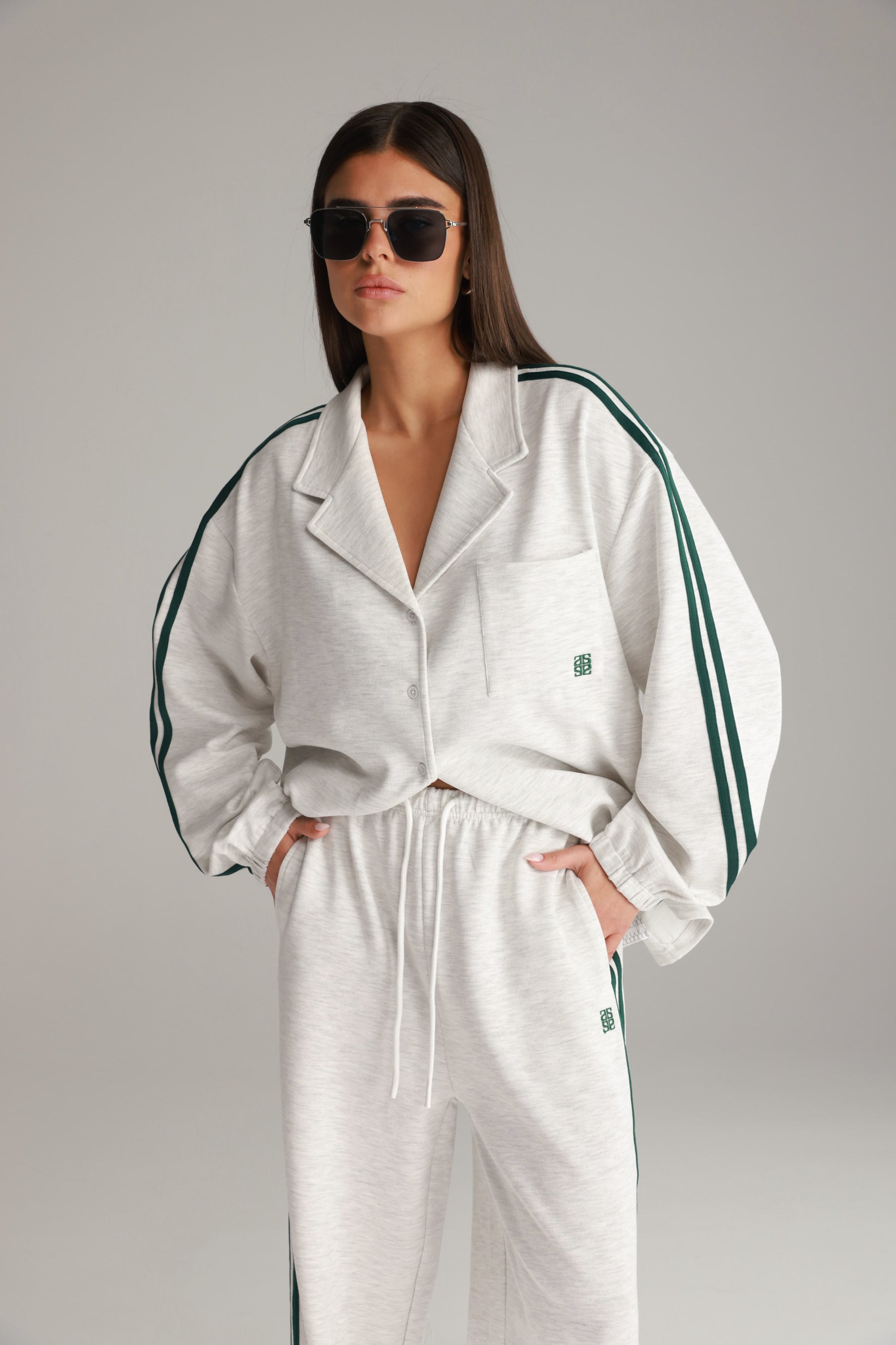 חליפת מלאני אפור בהיר