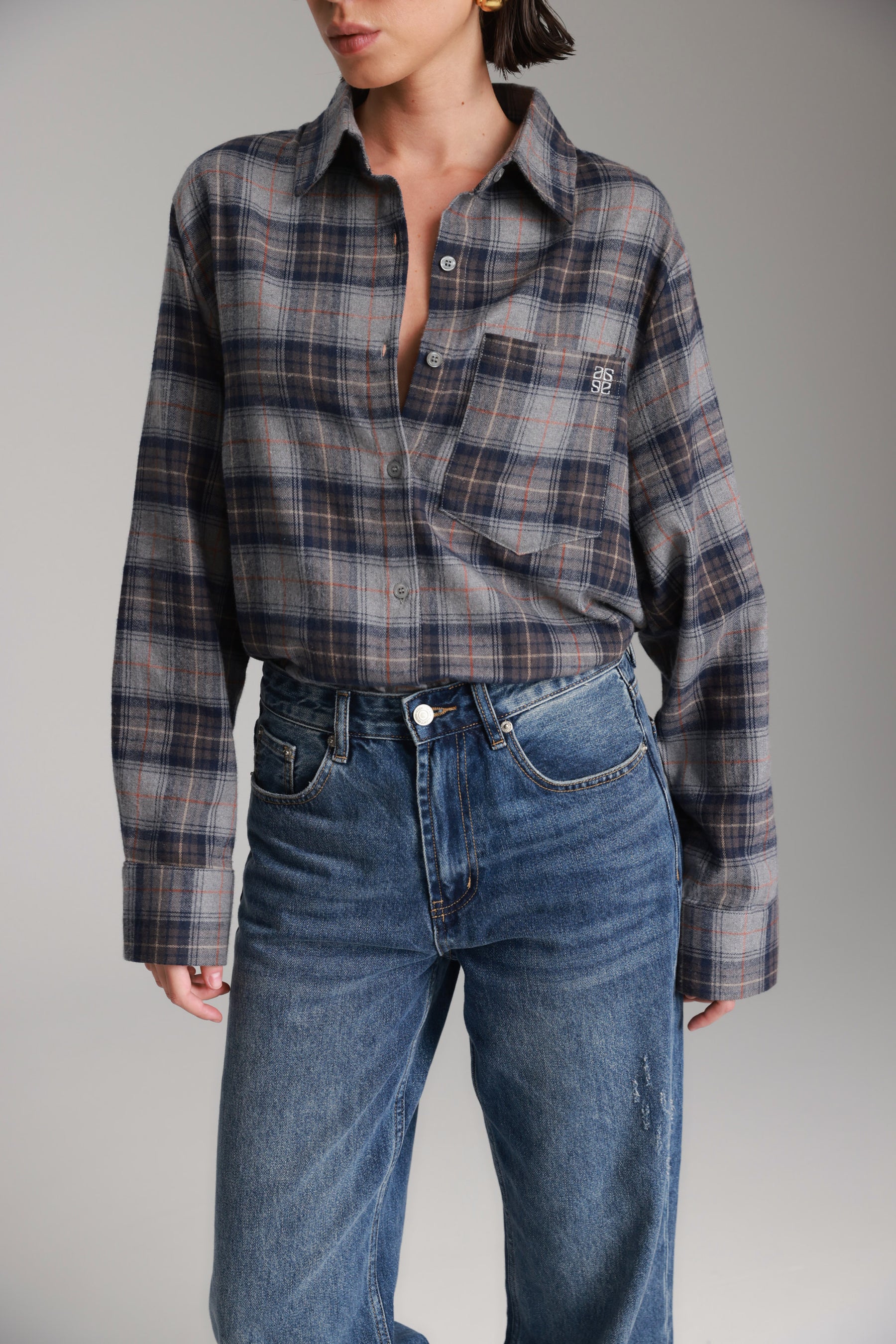 חולצת מאדי מכופתרת נייבי/אפור