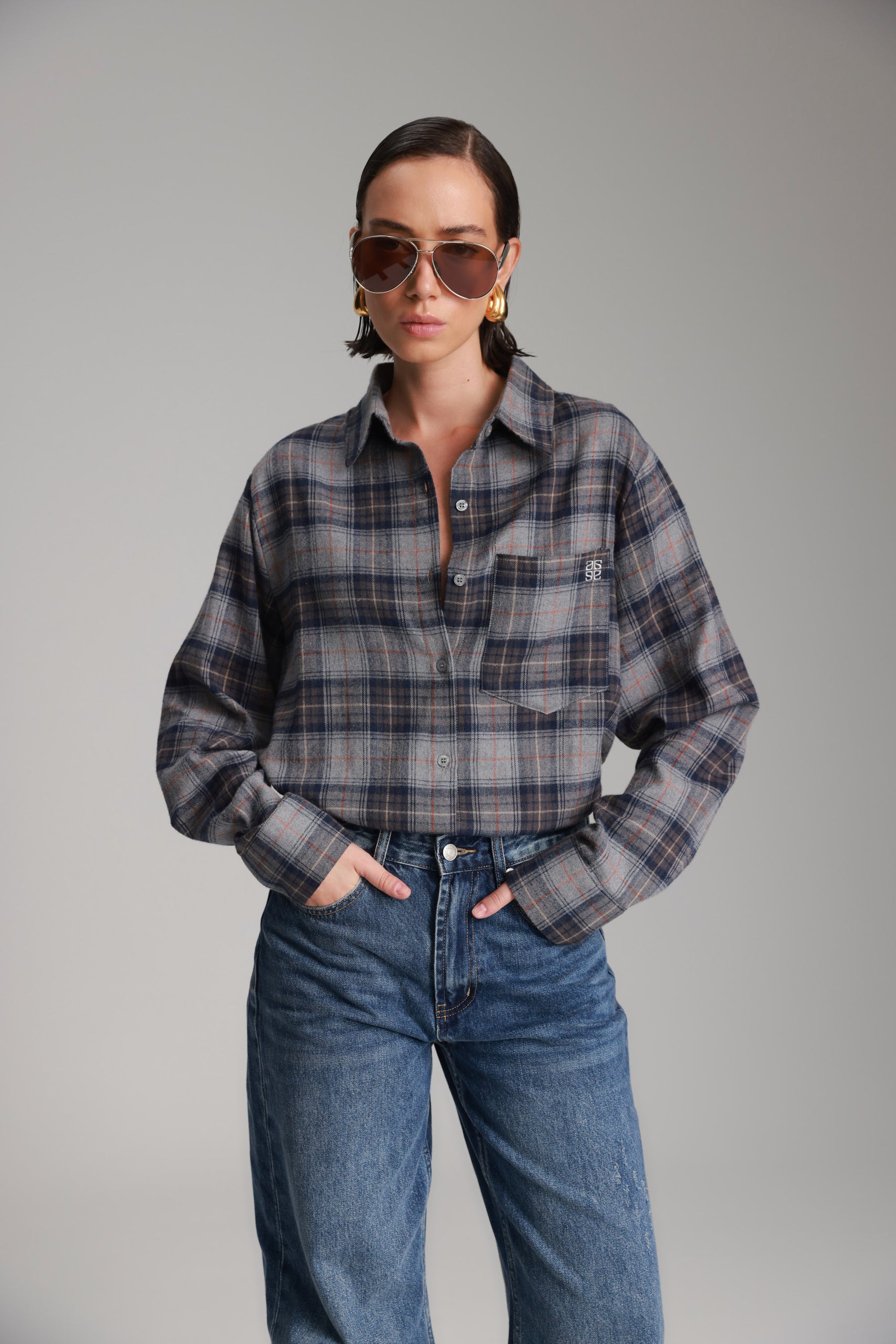 חולצת מאדי מכופתרת נייבי/אפור