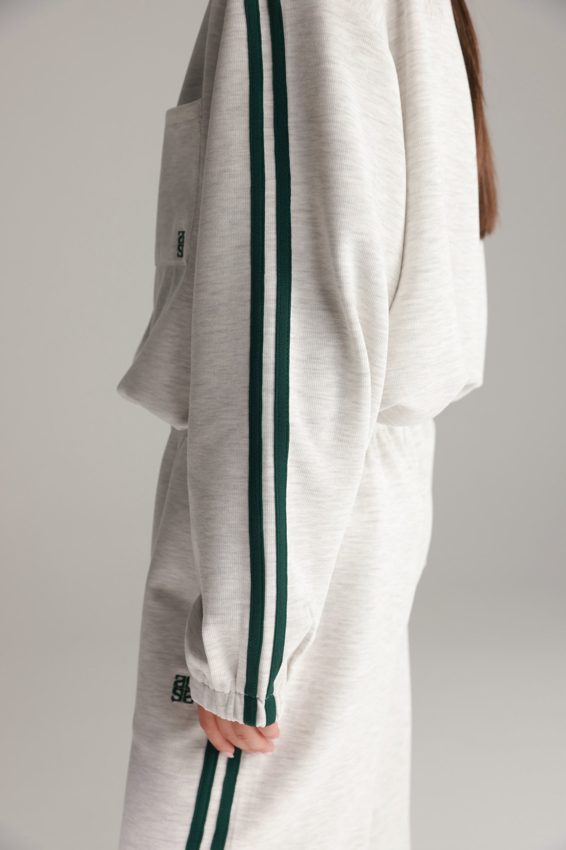 חליפת מלאני אפור בהיר