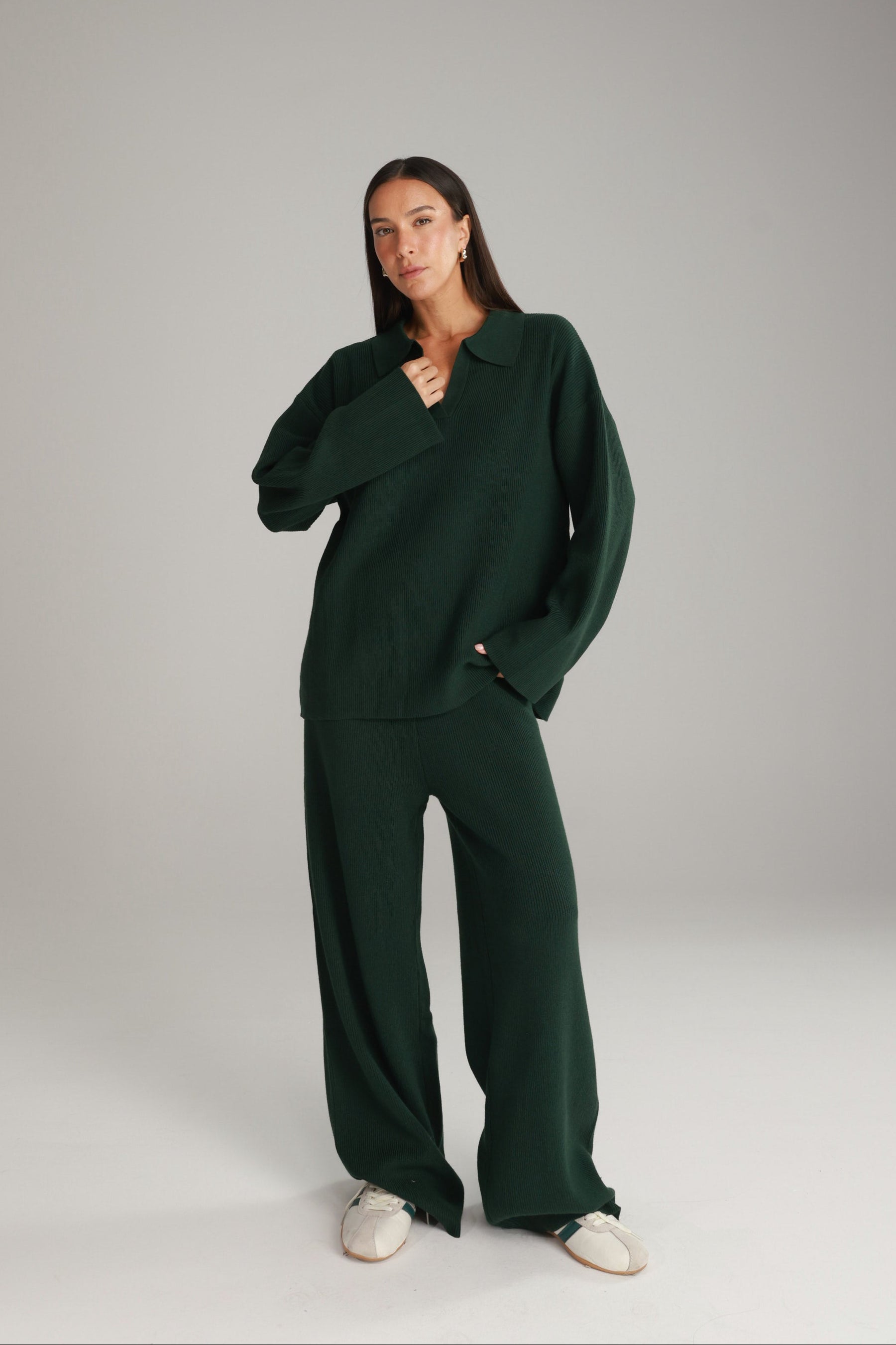 חליפת טוקיו ירוקה