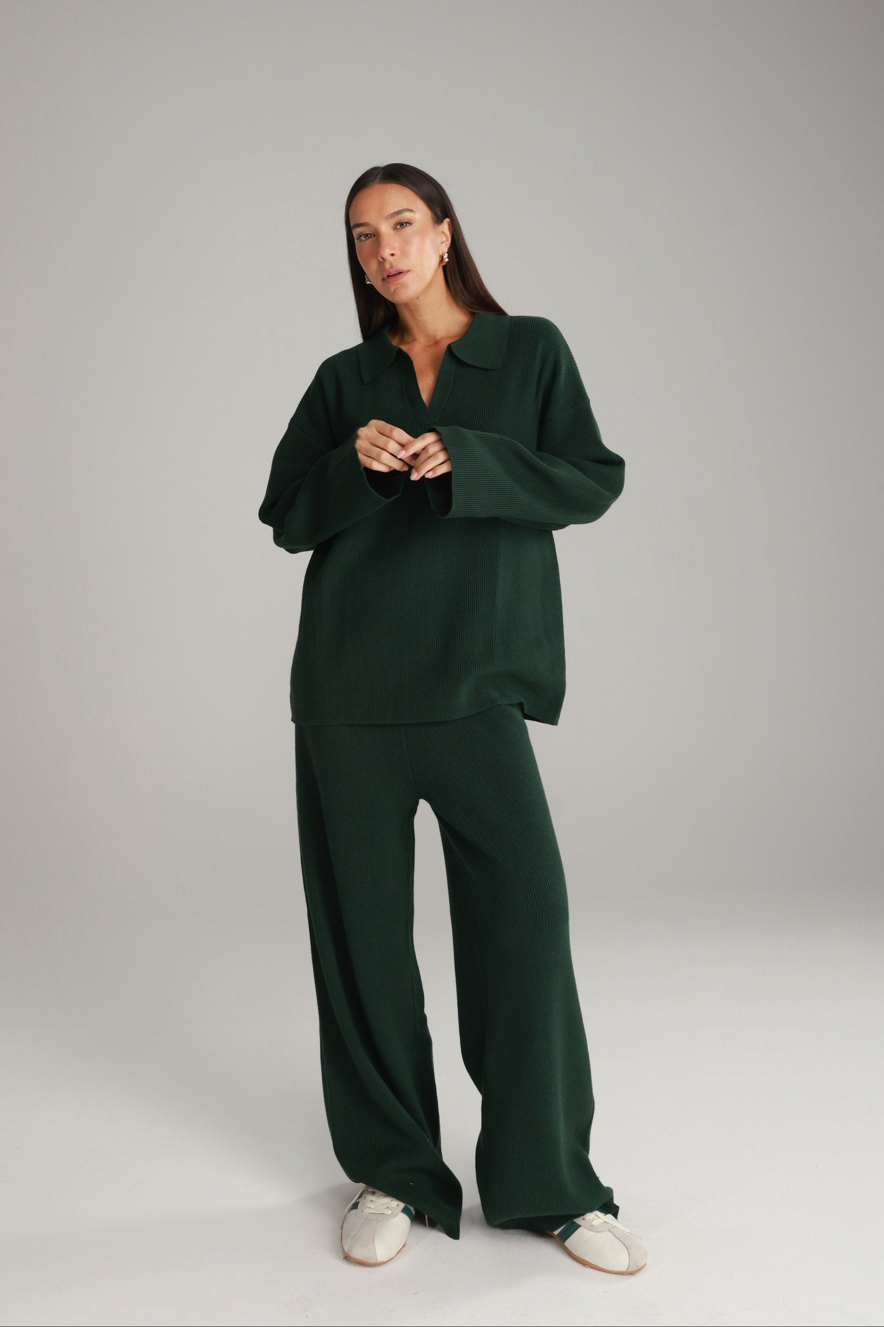 חליפת טוקיו ירוקה