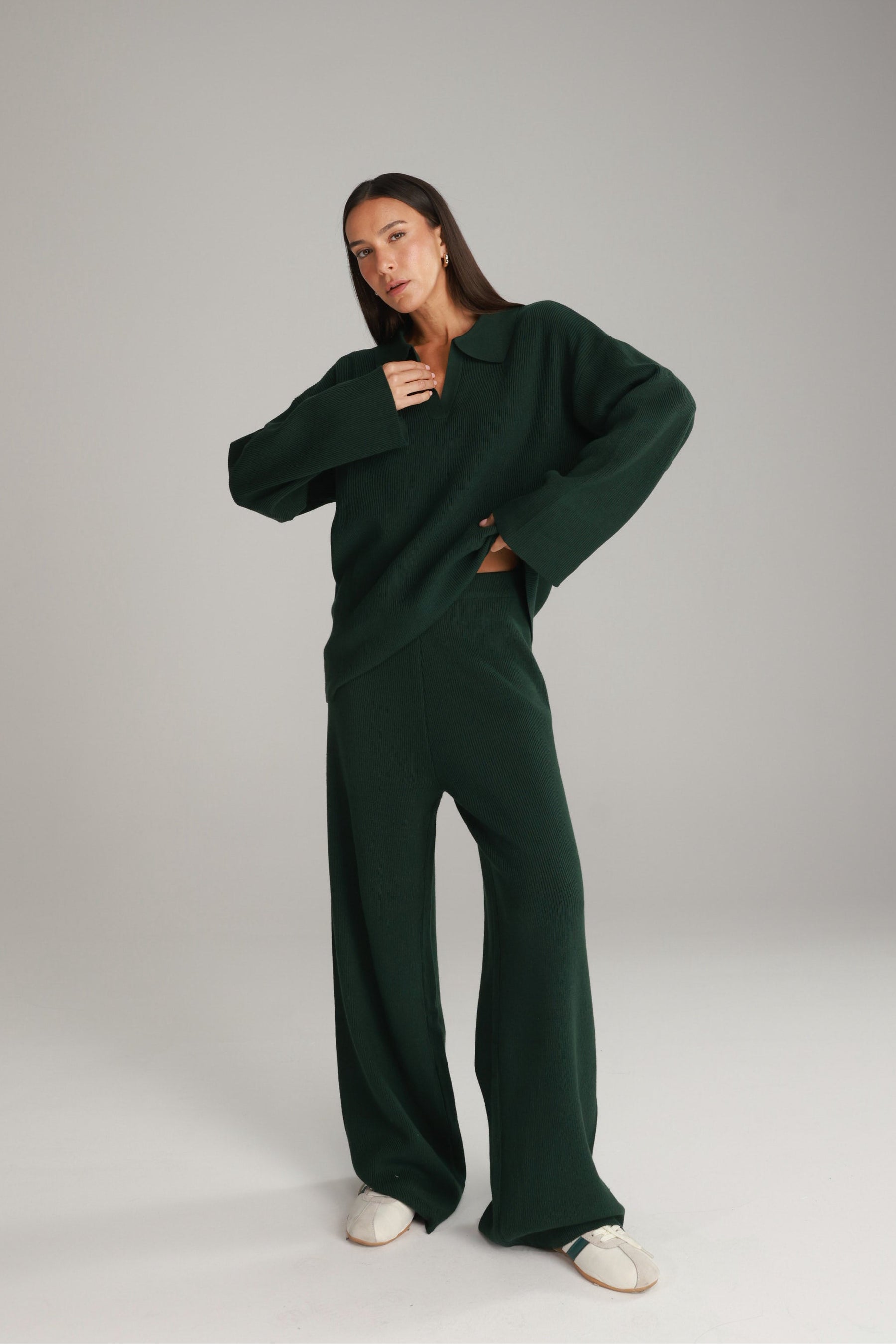 חליפת טוקיו ירוקה