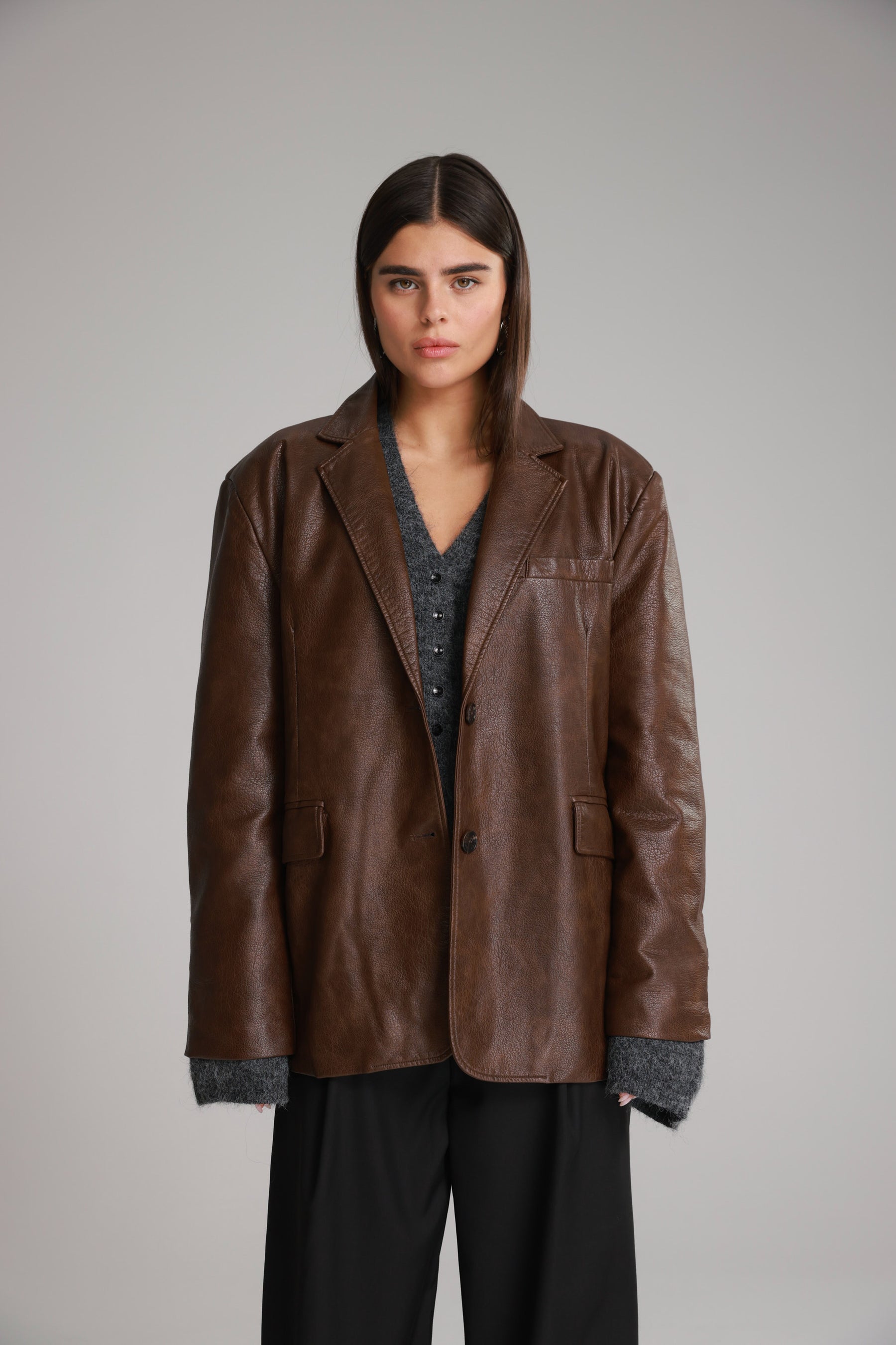 בלייזר מיילו דמוי עור חום כהה