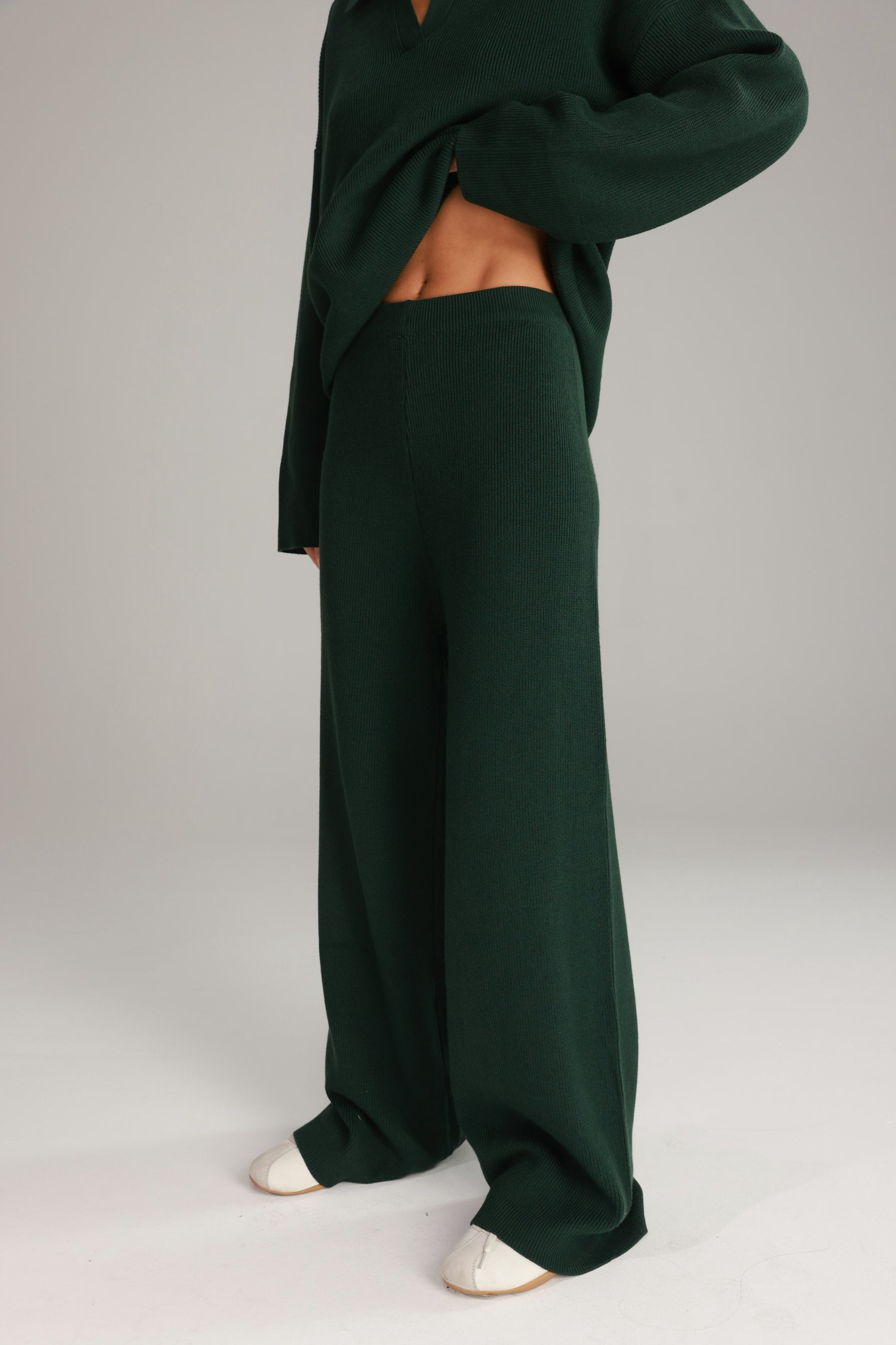 חליפת טוקיו ירוקה