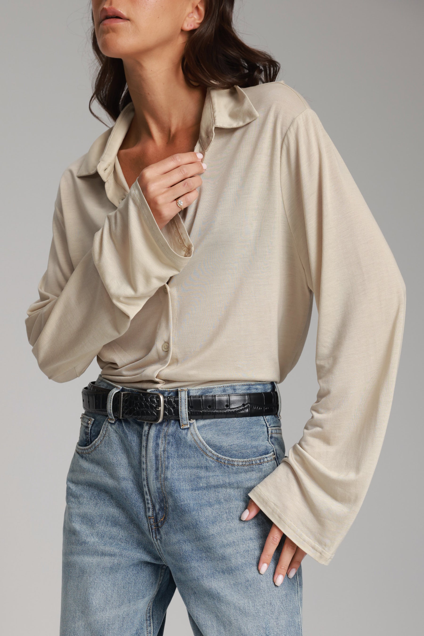 חולצת ליבי מכופתרת בז'