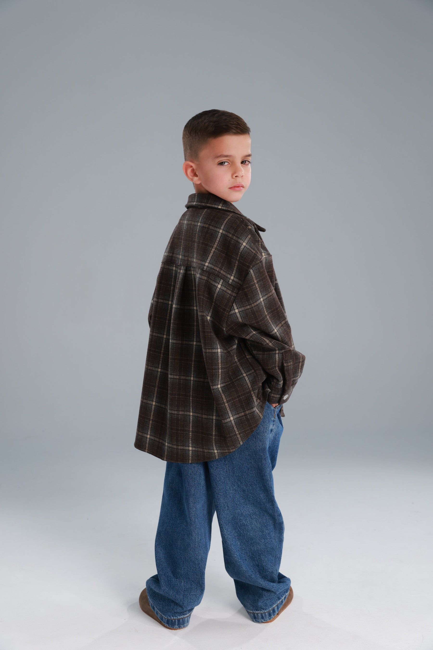 חולצת רוברטו מכופתרת חומה