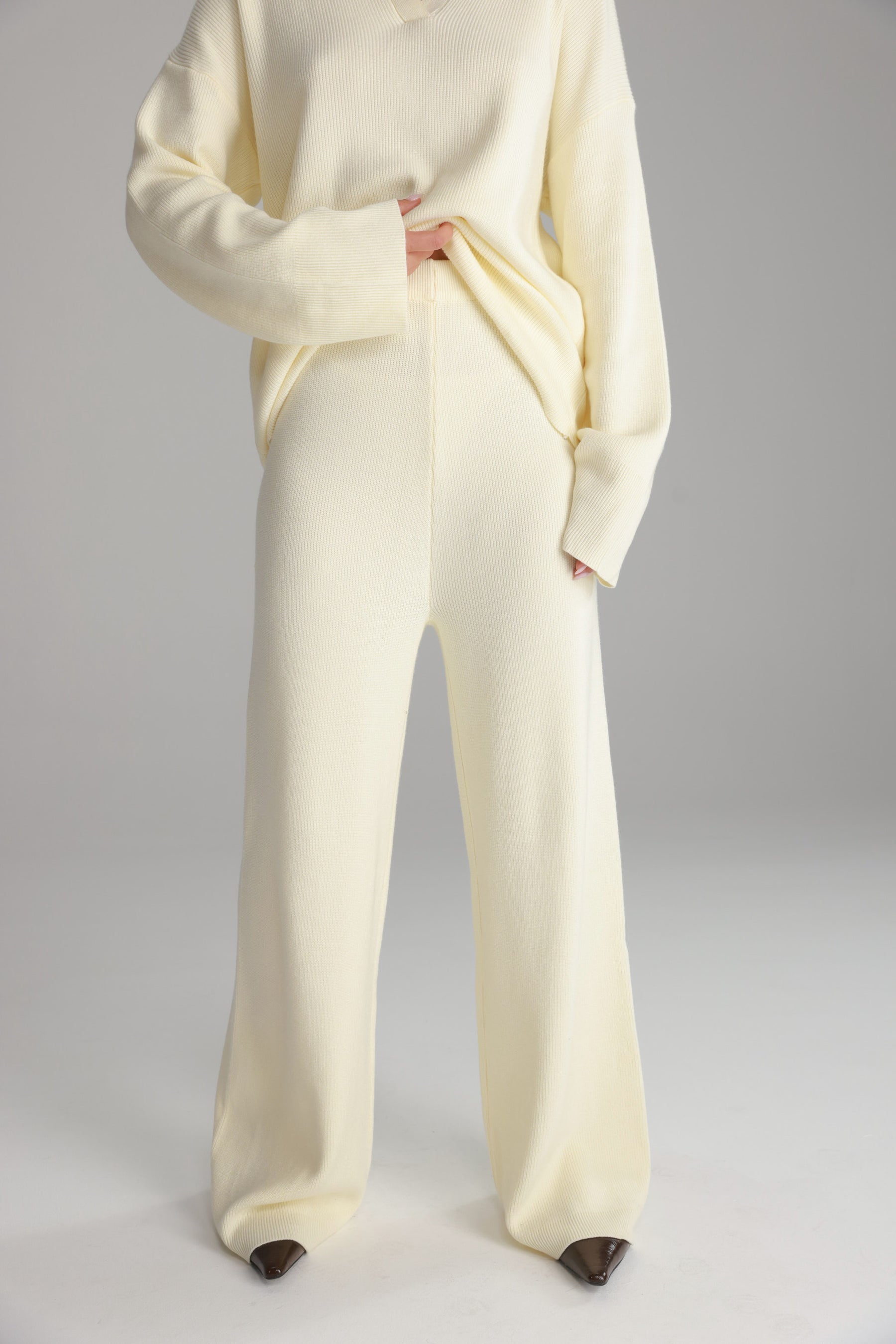 חליפת טוקיו שמנת