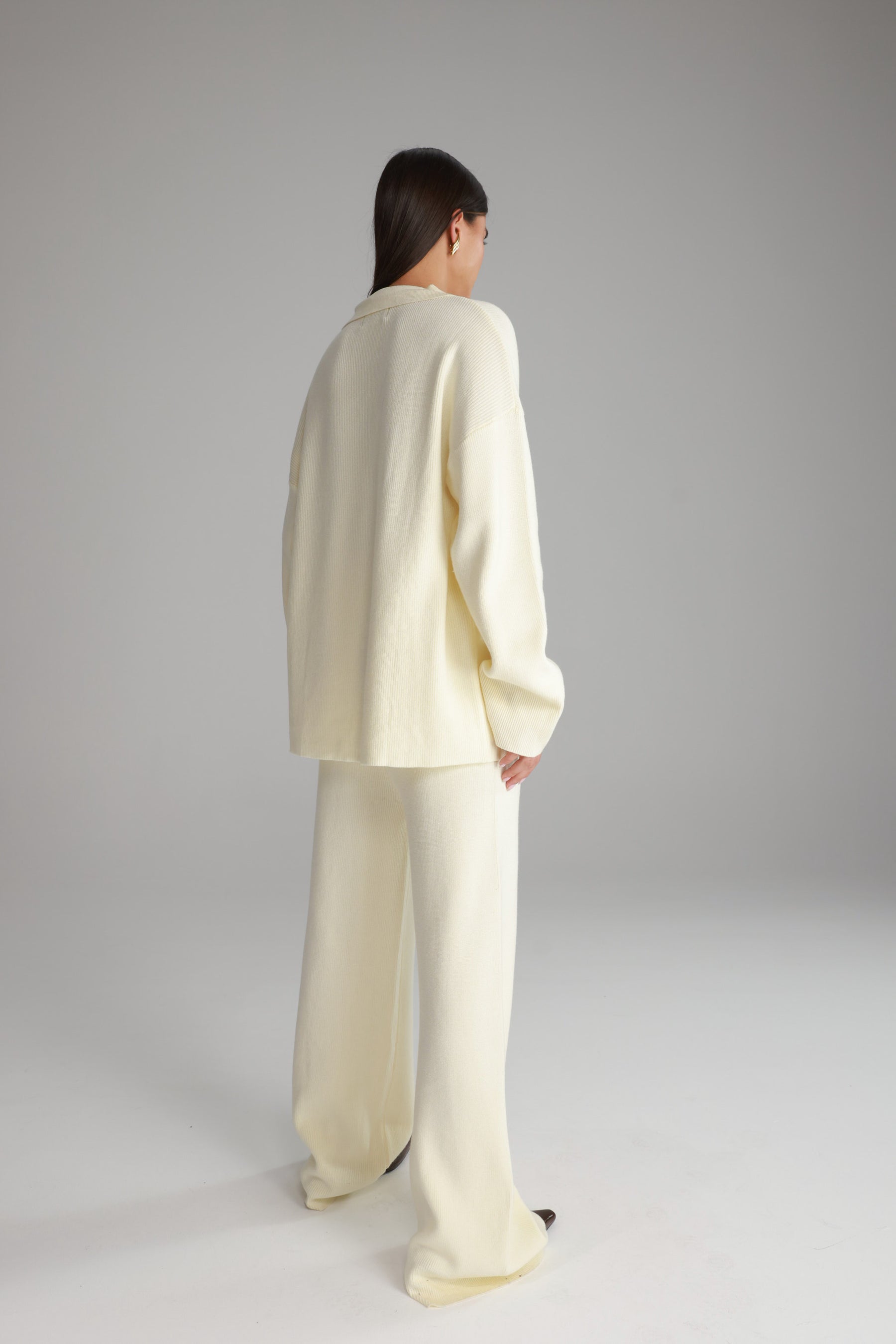 חליפת טוקיו שמנת