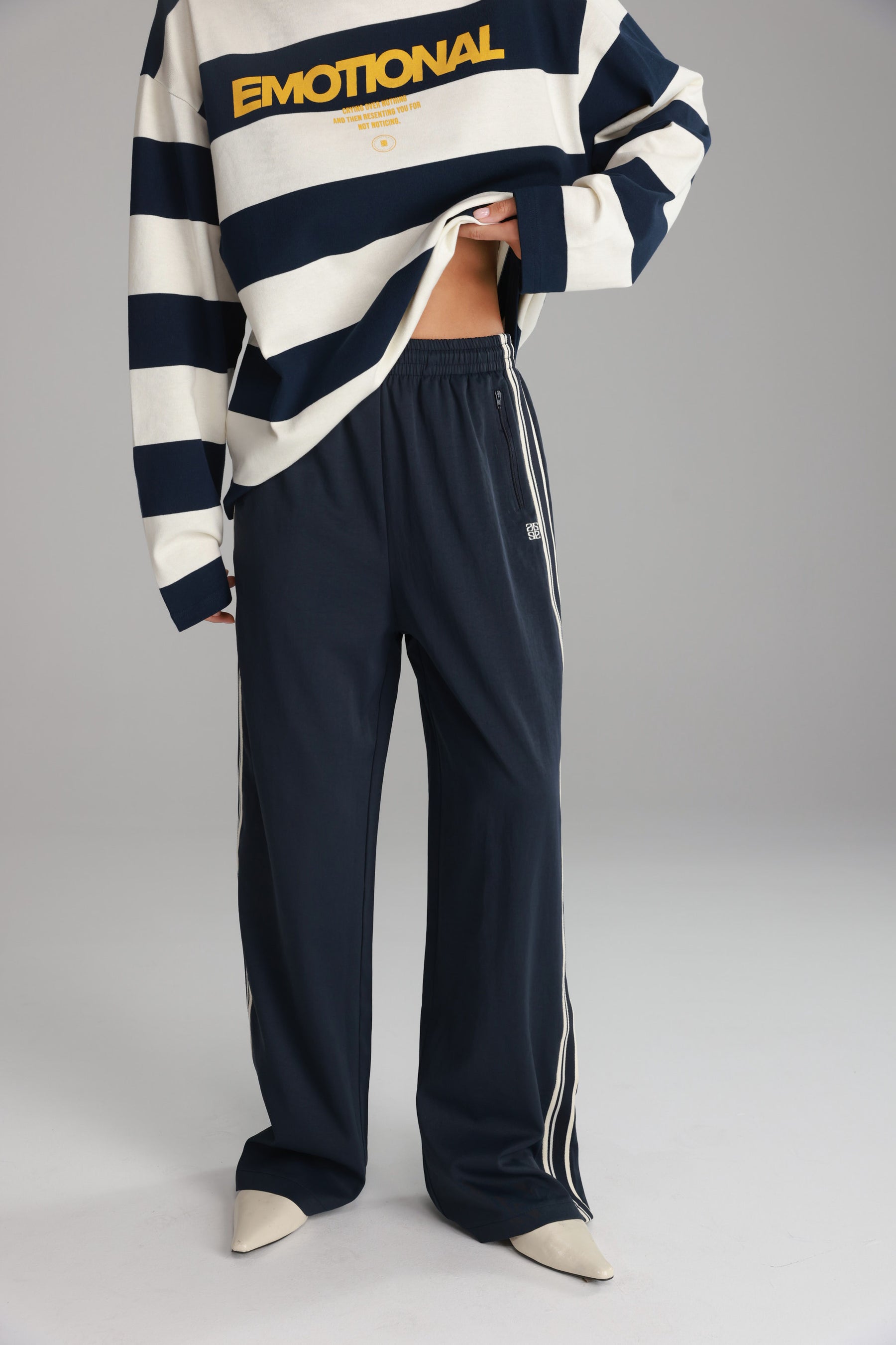 מכנסי גבריאל נייבי