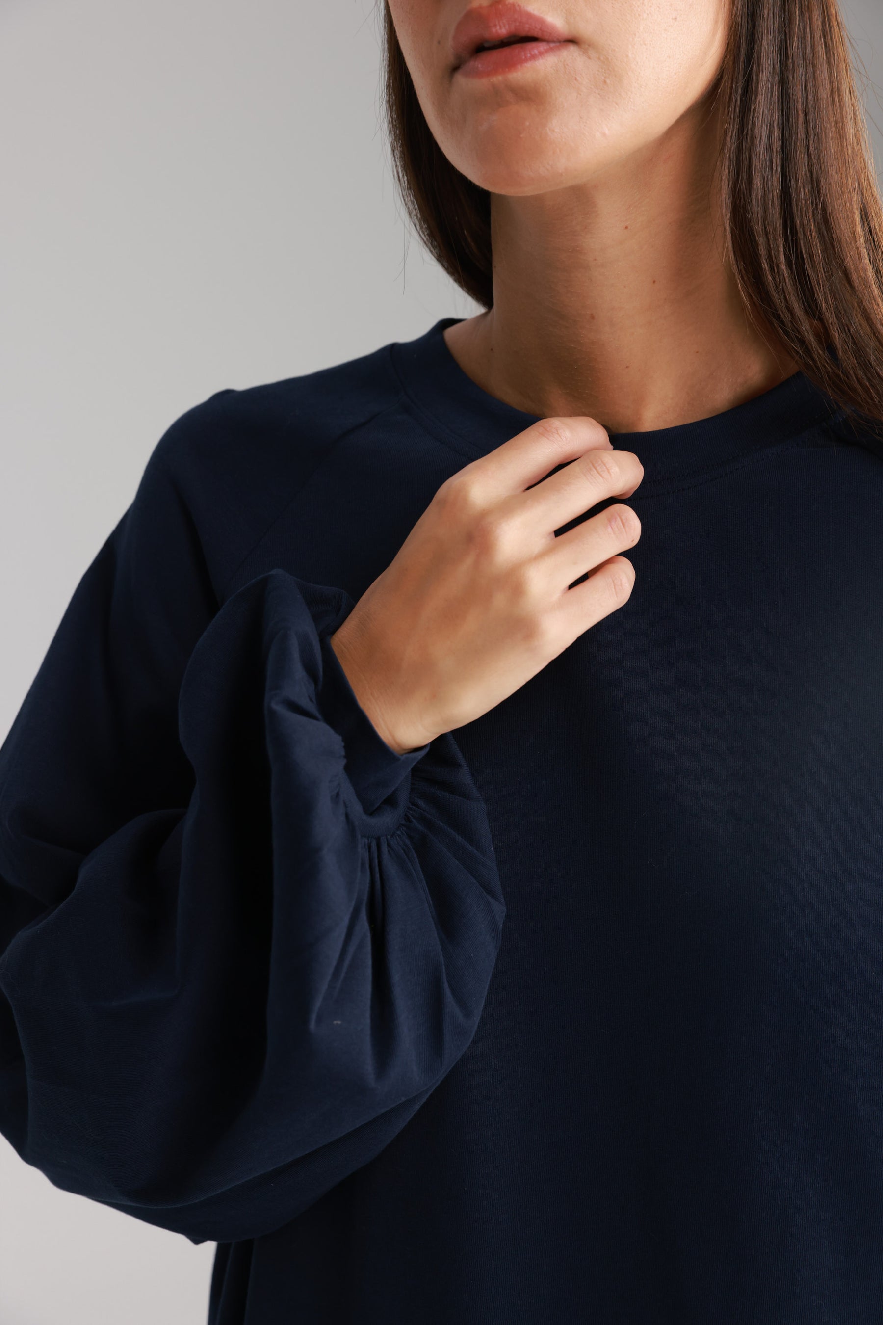 חולצת קיארה נייבי