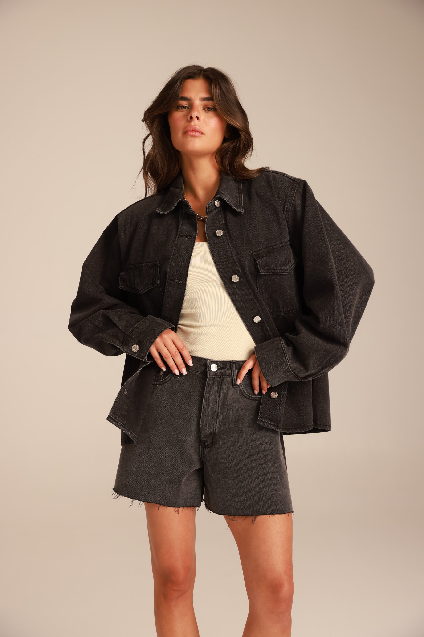 חולצת ג'ינס היילי שחורה