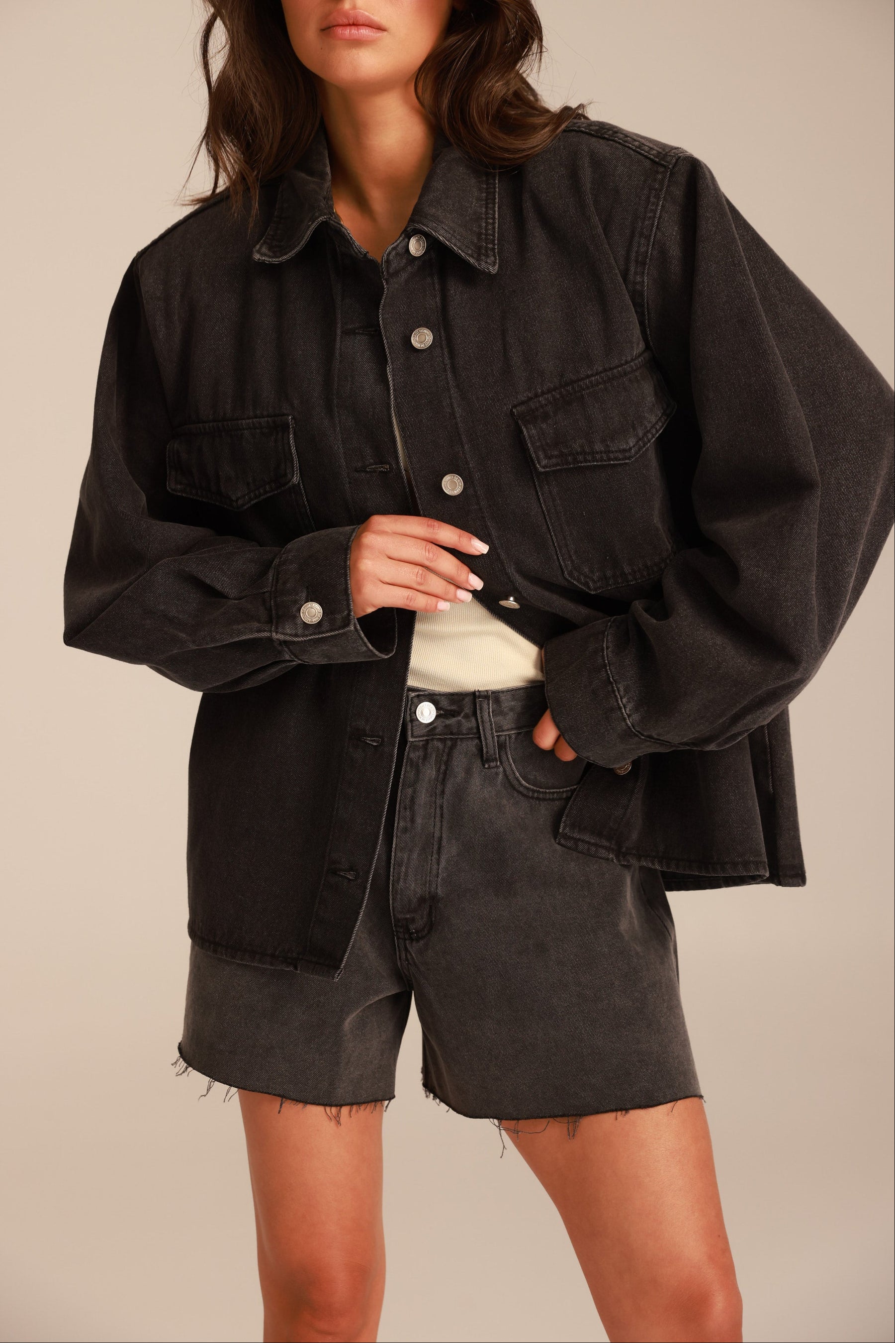 חולצת ג'ינס היילי שחורה