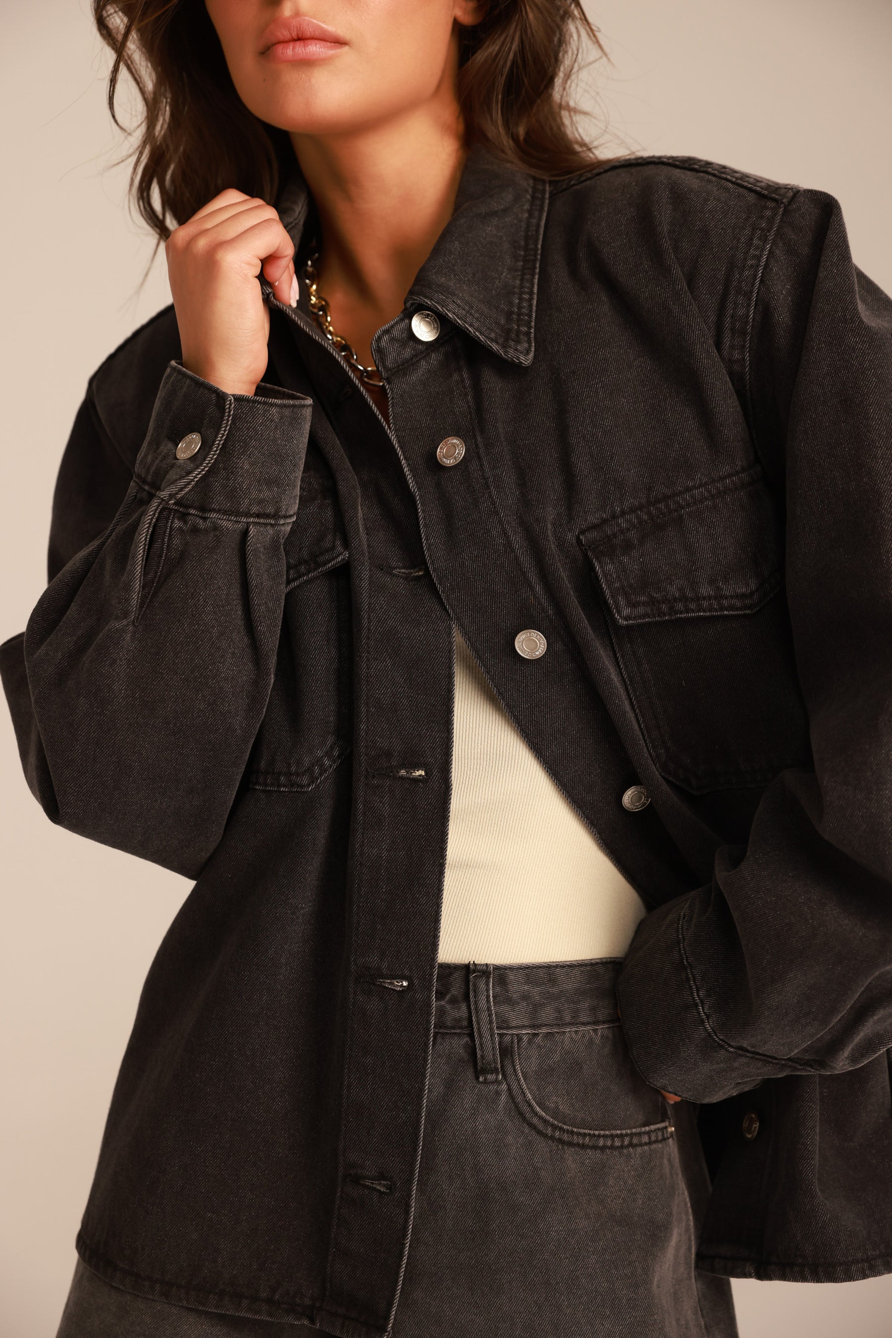 חולצת ג'ינס היילי שחורה