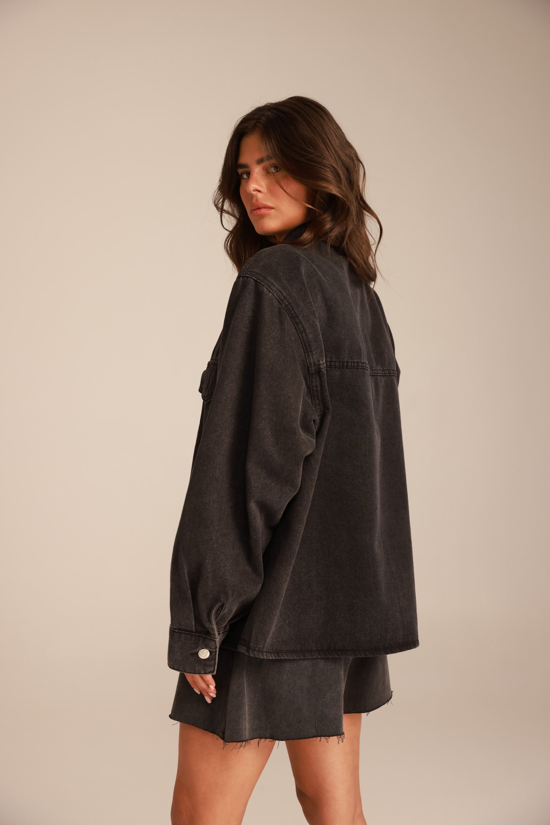 חולצת ג'ינס היילי שחורה