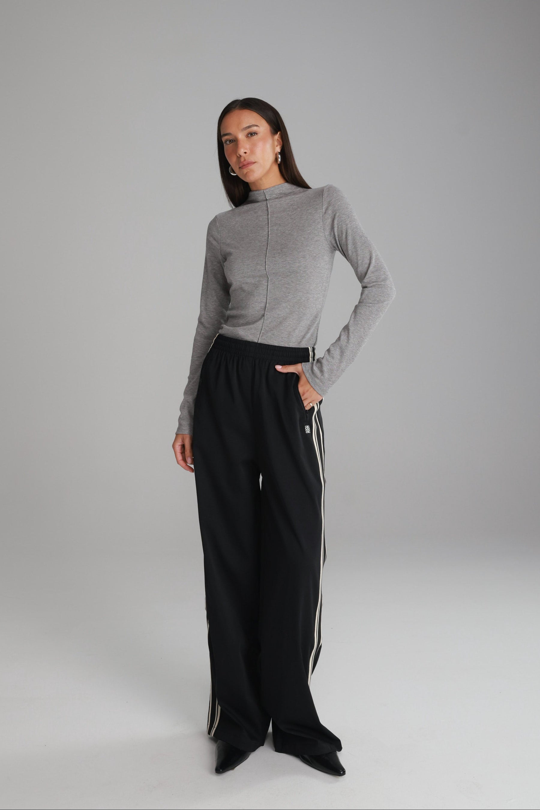 חולצת קרוליין אפורה