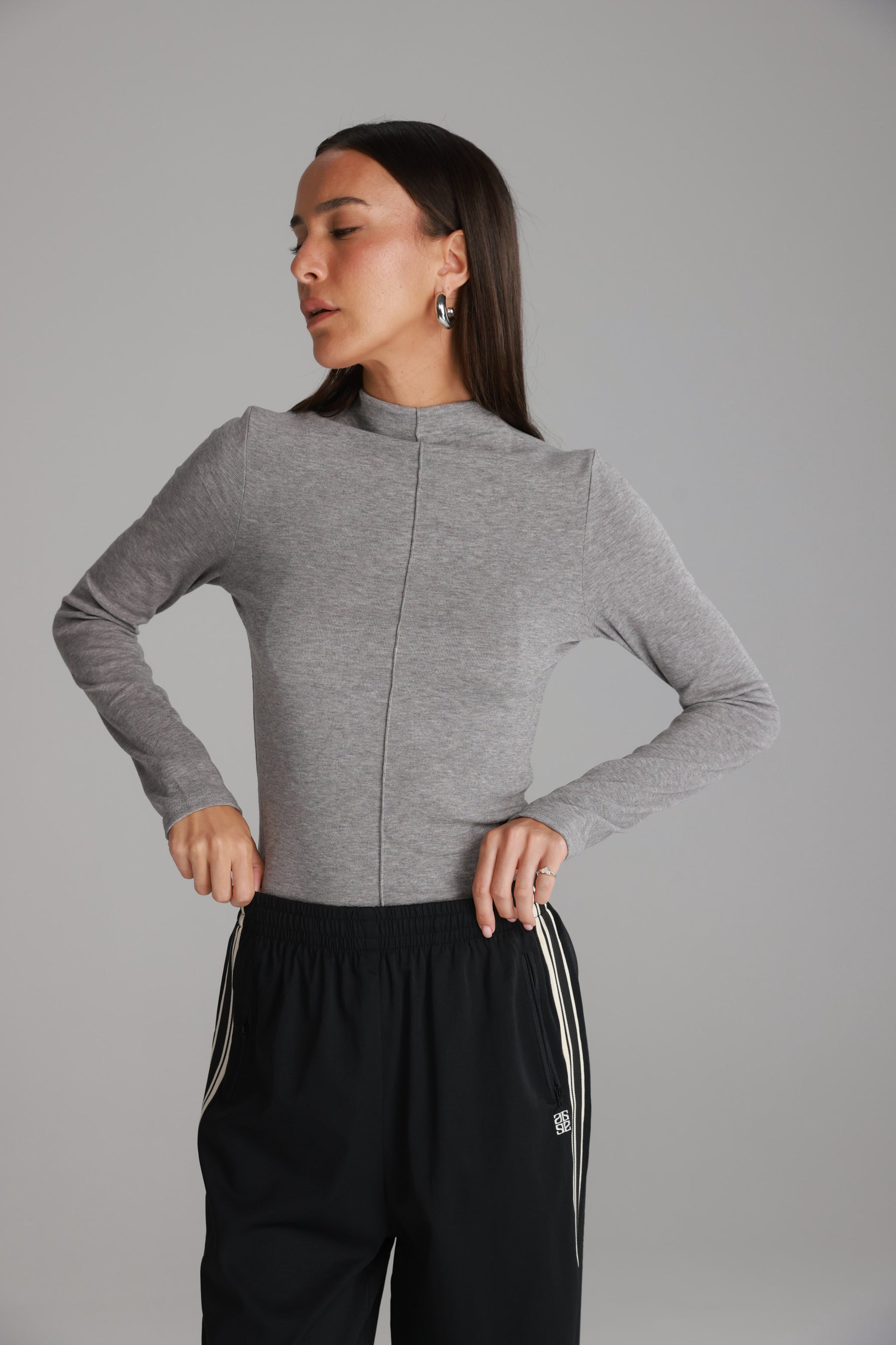 חולצת קרוליין אפורה