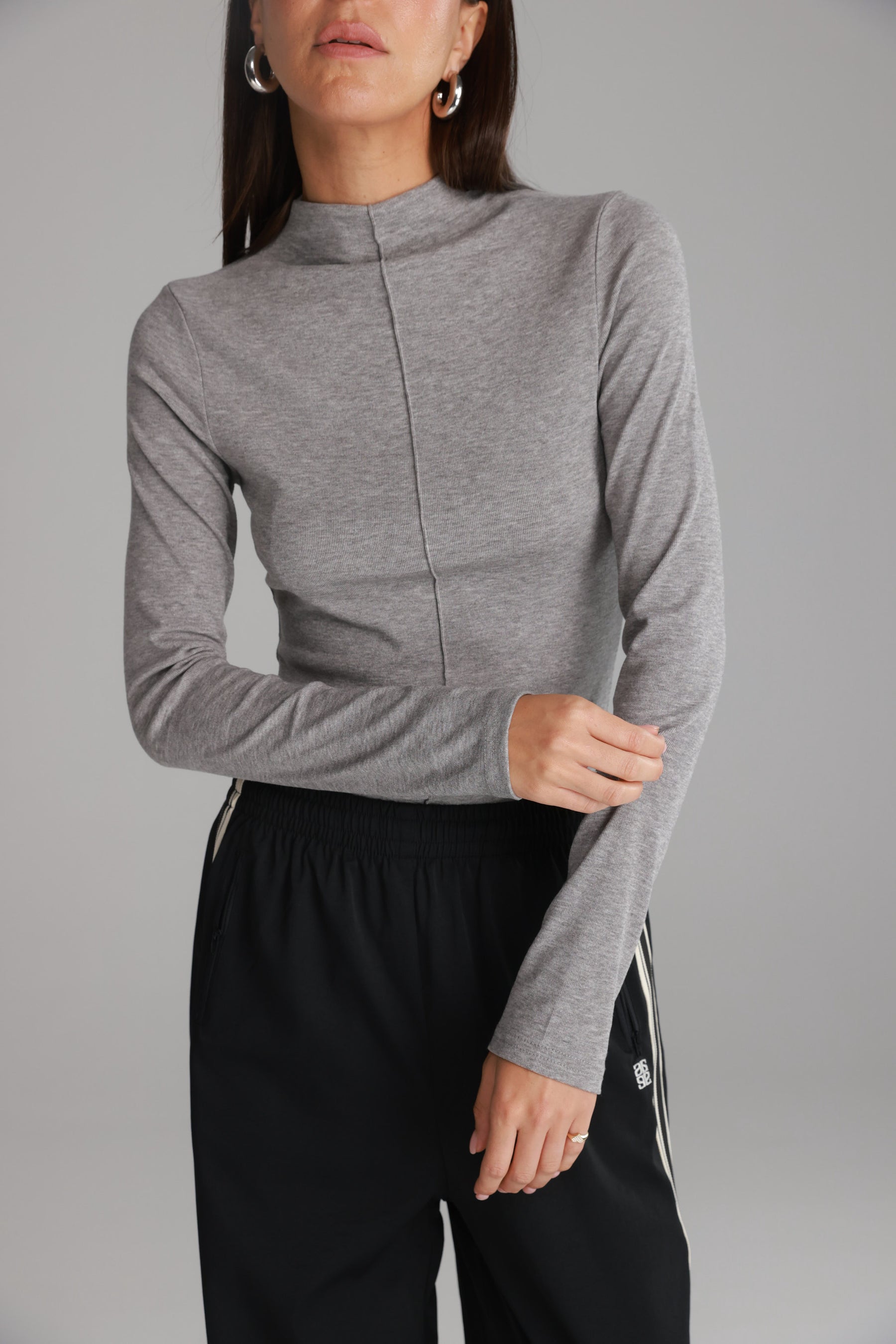 חולצת קרוליין אפורה