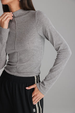 חולצת קרוליין אפורה