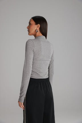 חולצת קרוליין אפורה