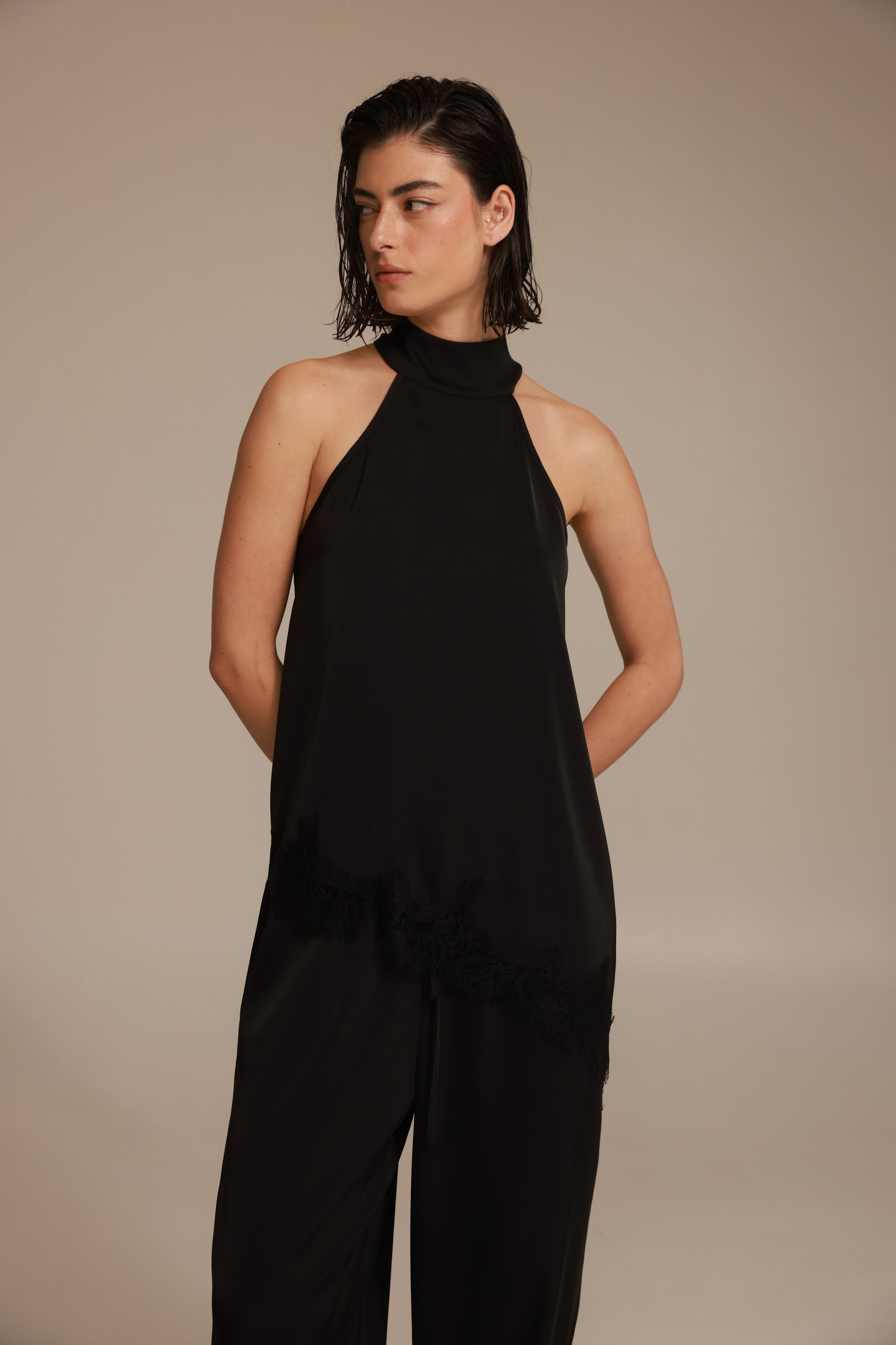 גופיית קולר סיאל שחורה