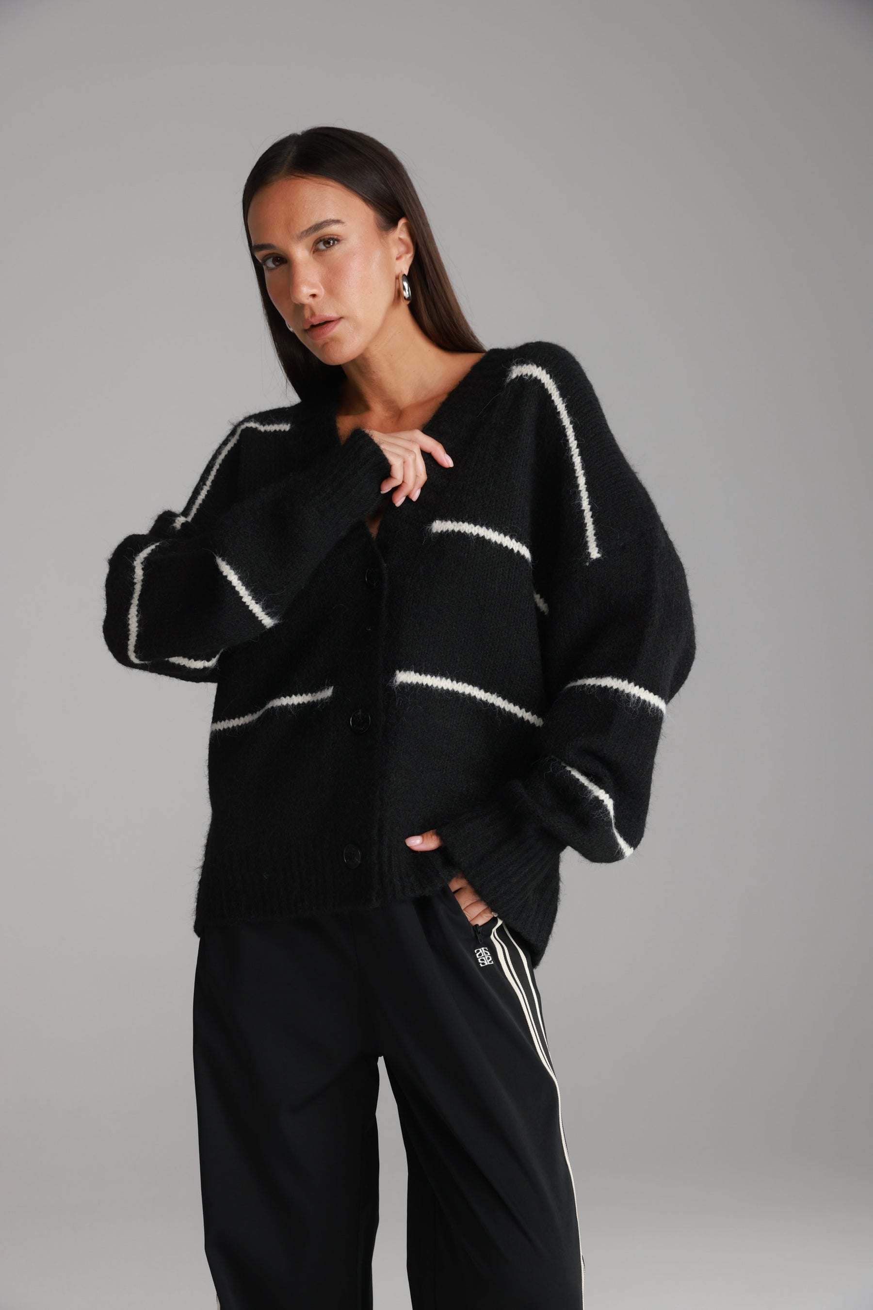 סוודר ארין שחור