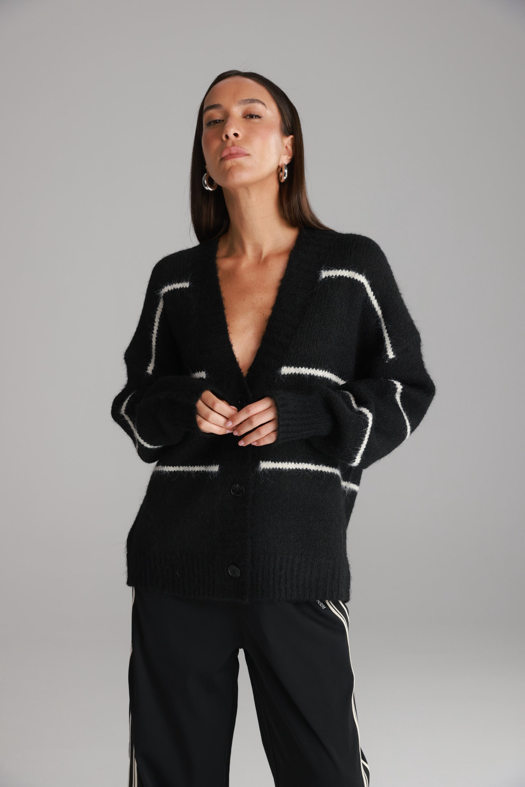 סוודר ארין שחור