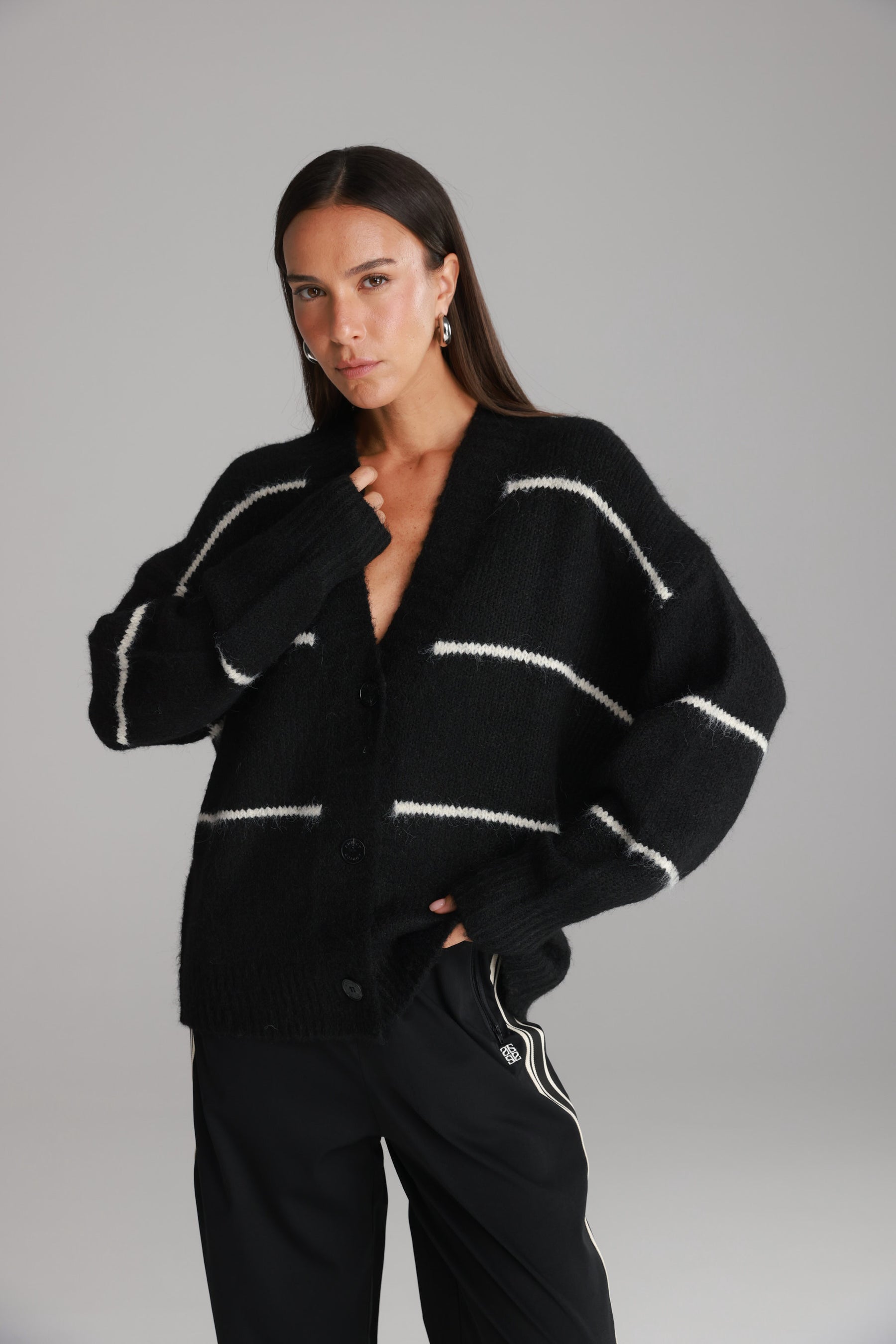 סוודר ארין שחור