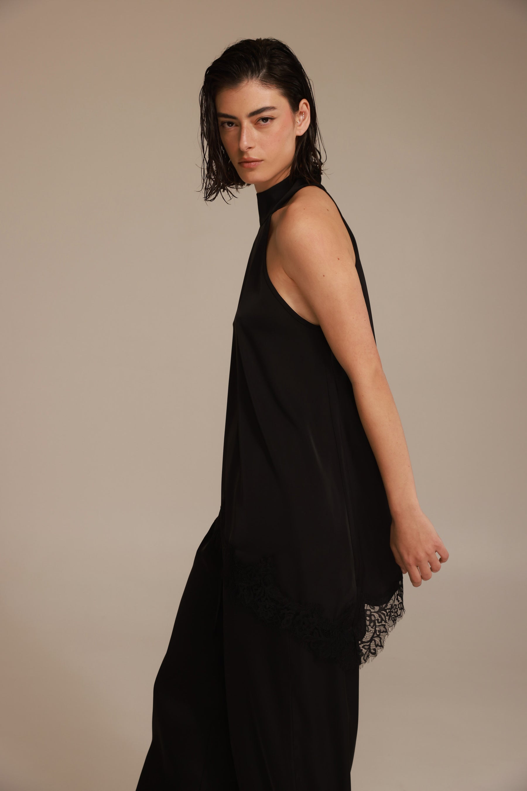 גופיית קולר סיאל שחורה