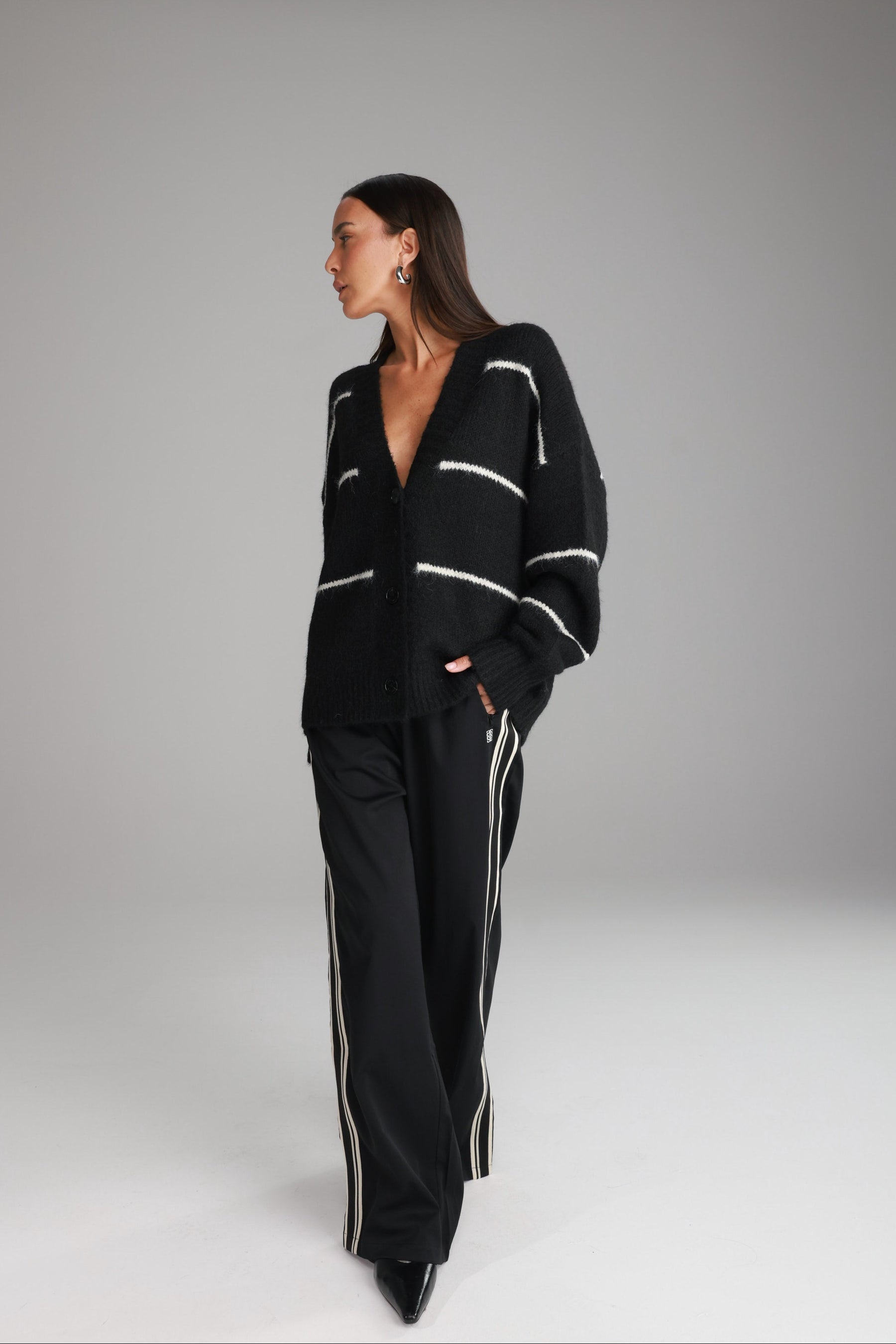 סוודר ארין שחור