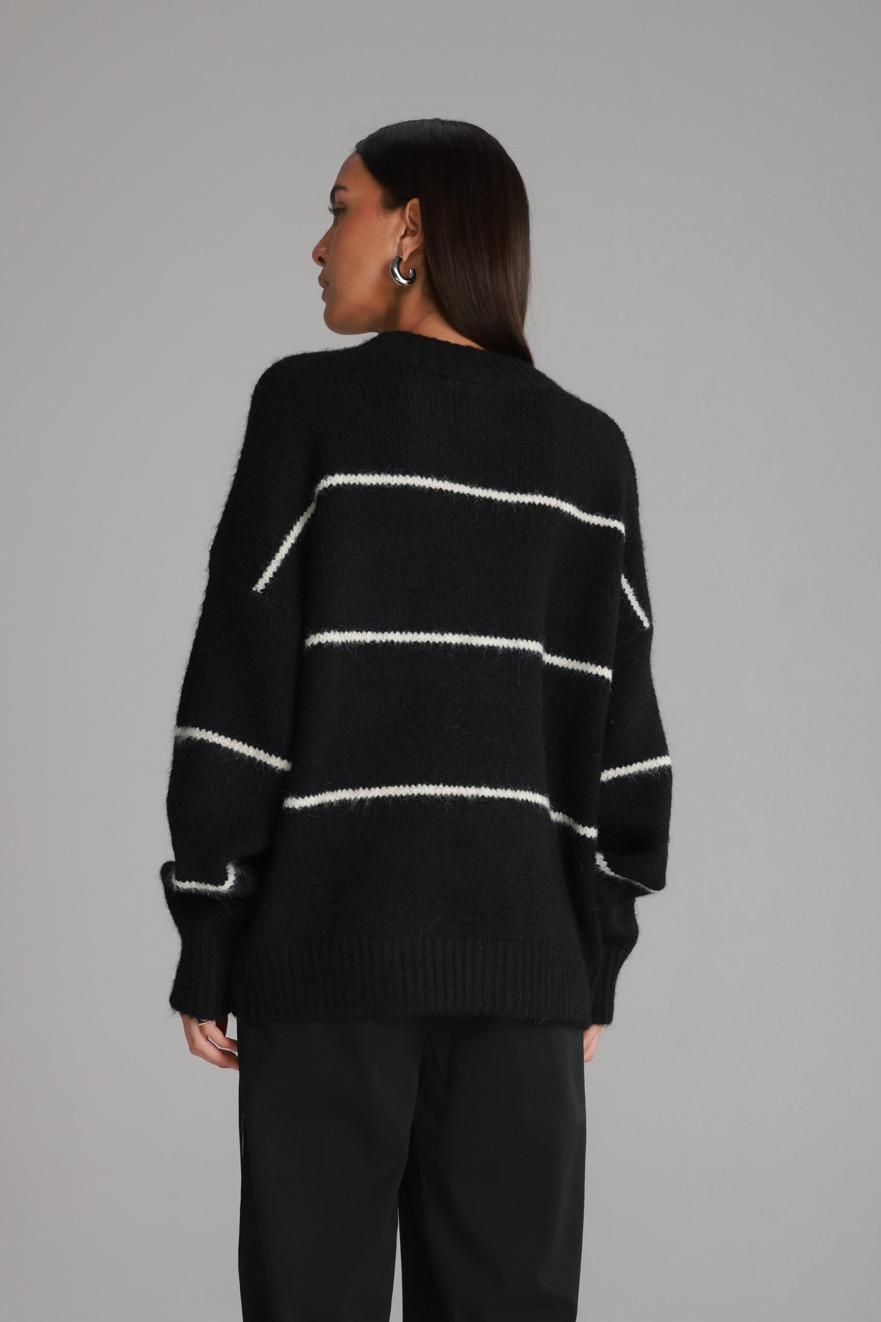 סוודר ארין שחור