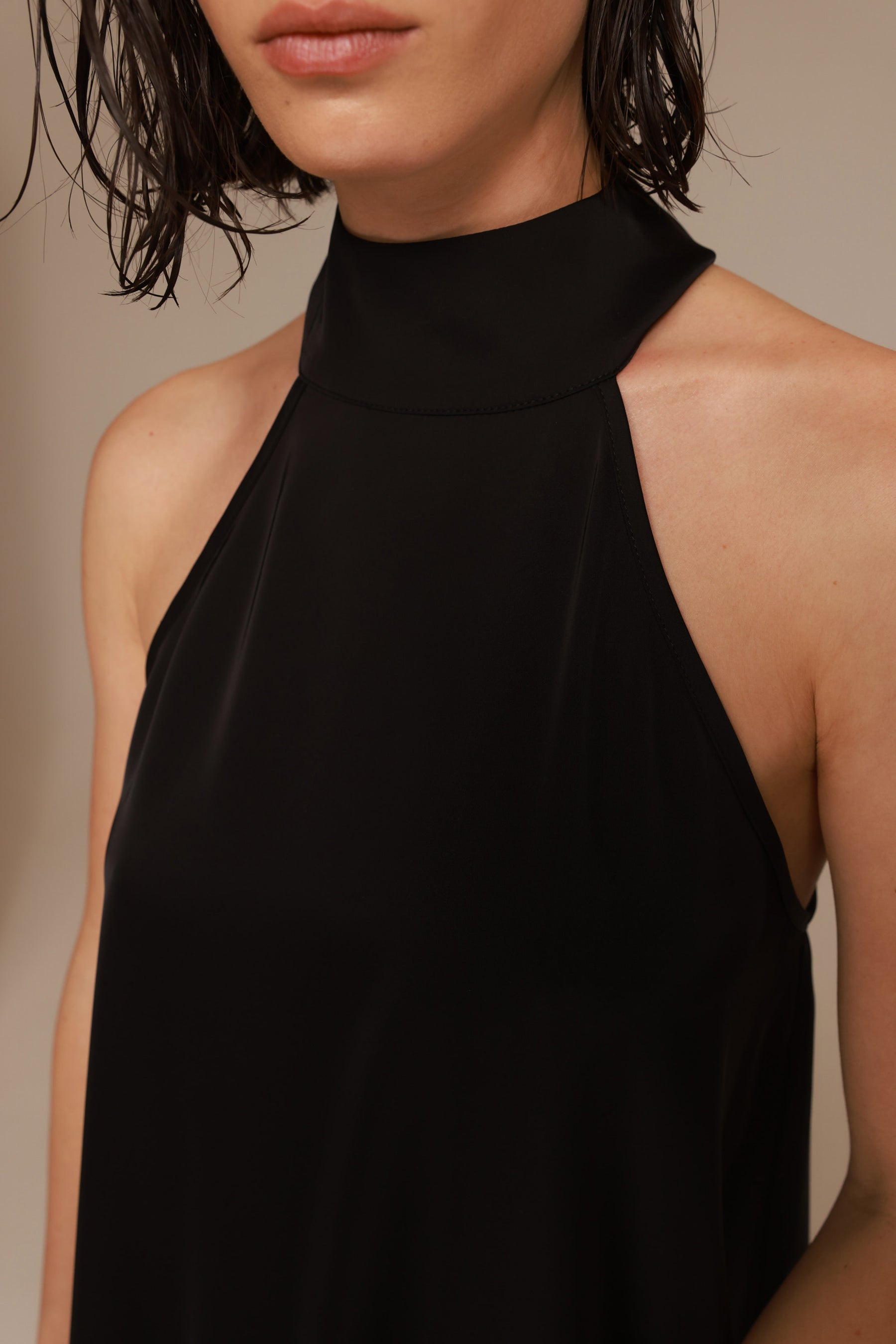 גופיית קולר סיאל שחורה