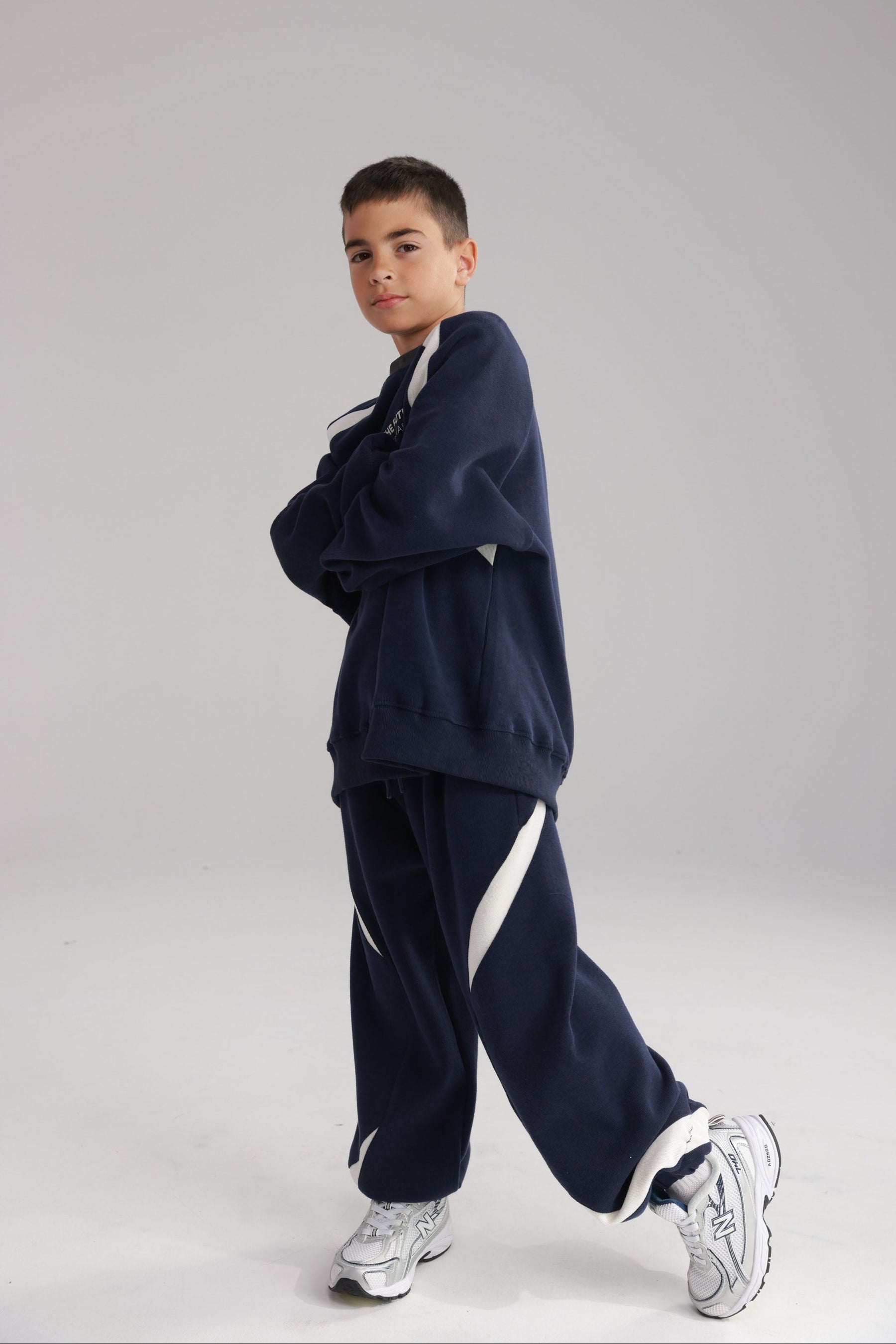 חליפת ג'ונס נייבי