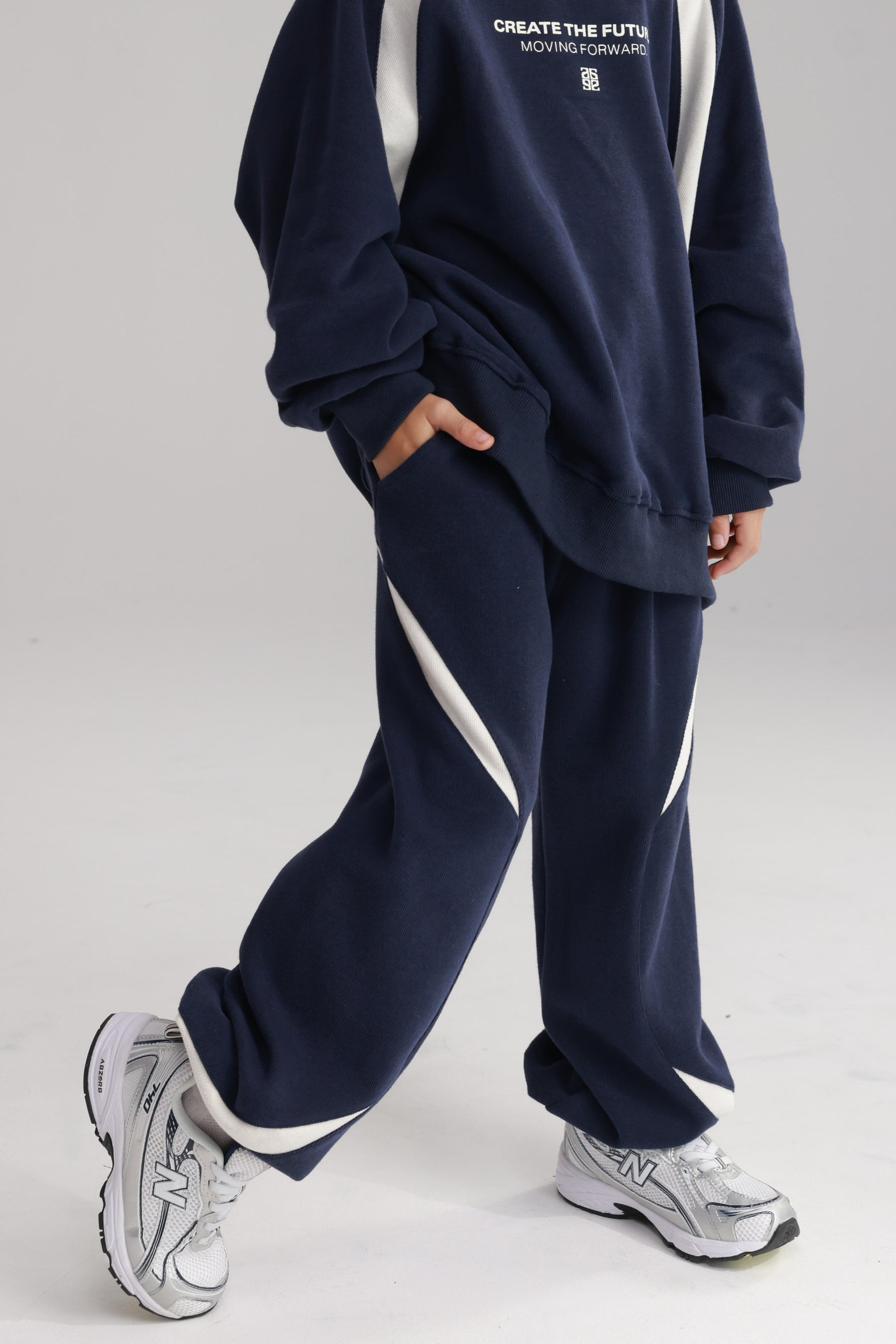 חליפת ג'ונס נייבי